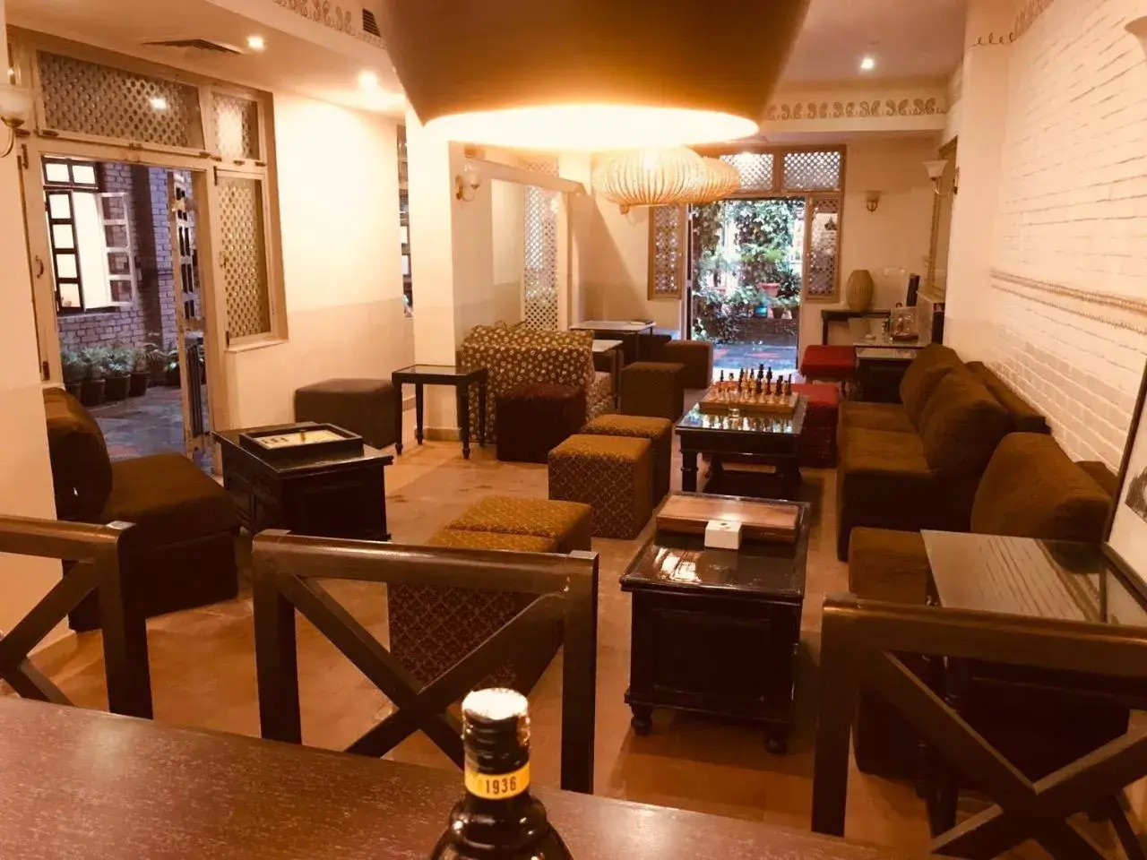 Restaurant/places to eat in Courtyard Pujan Hotel Restaurant/places to eat in Courtyard Pujan Hotel