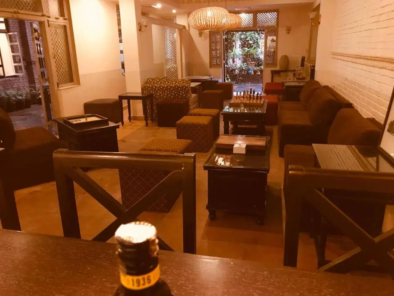 Lounge or bar in Courtyard Pujan Hotel Lounge or bar in Courtyard Pujan Hotel