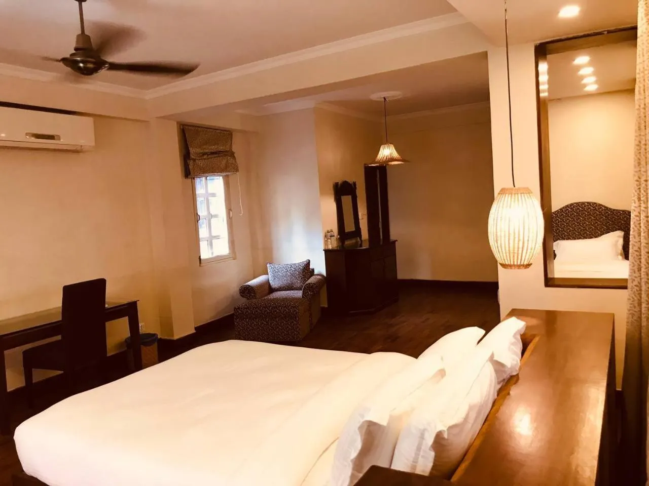 Bedroom, Bed in Courtyard Pujan Hotel