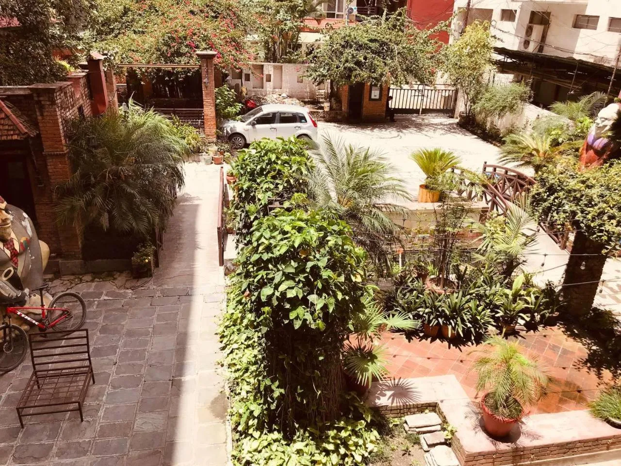 Garden view in Courtyard Pujan Hotel