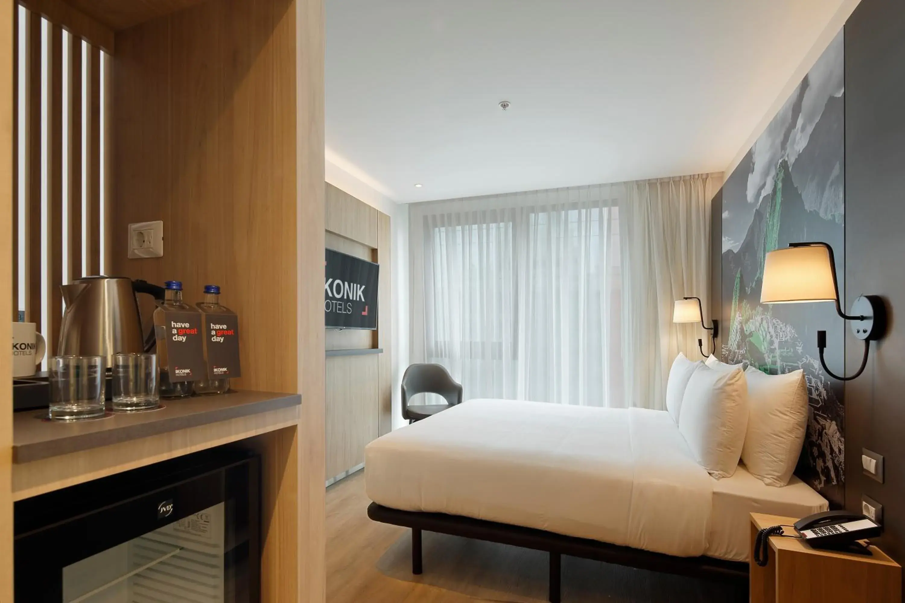 Photo of the whole room, Bed in Ikonik Miraflores Photo of the whole room, Bed in Ikonik Miraflores