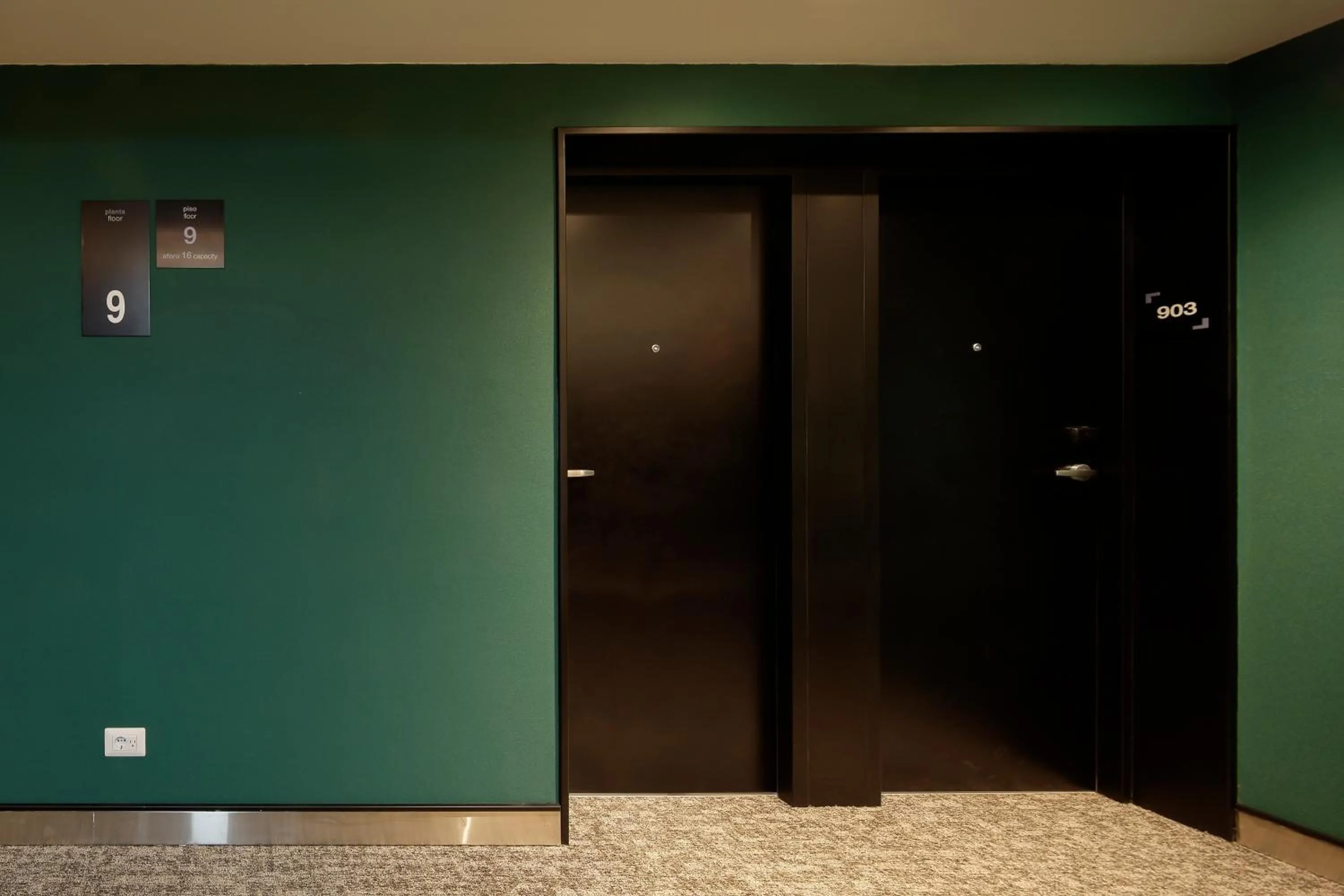 Property building in Ikonik Miraflores