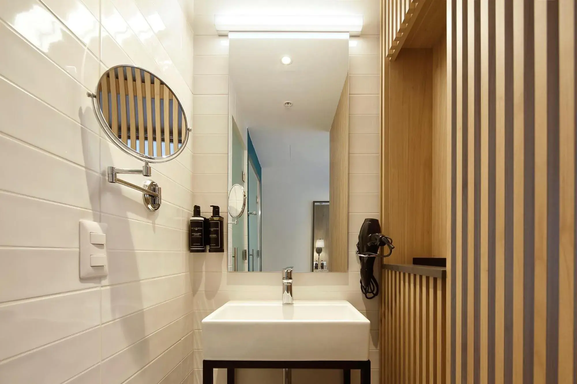 Bathroom in Ikonik Miraflores Bathroom in Ikonik Miraflores