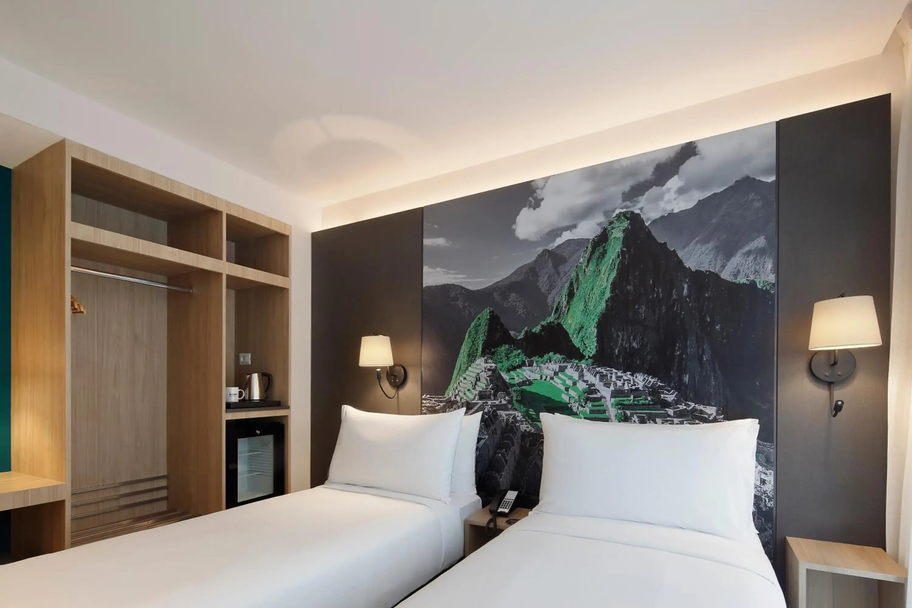 Superior Twin Room in Ikonik Miraflores Superior Twin Room in Ikonik Miraflores