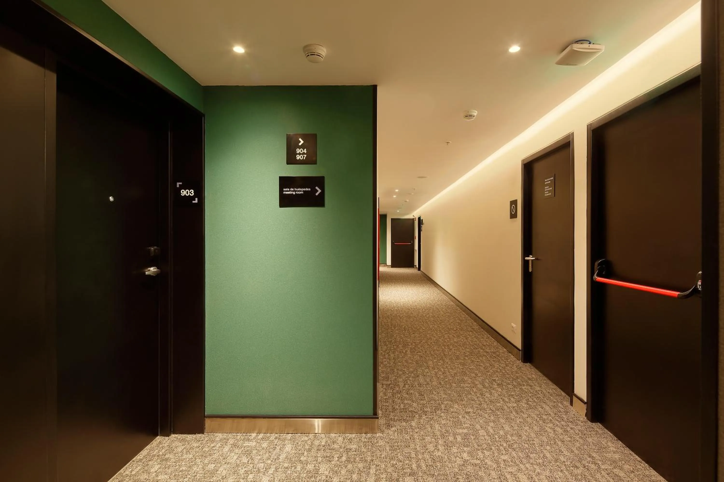 Property building in Ikonik Miraflores