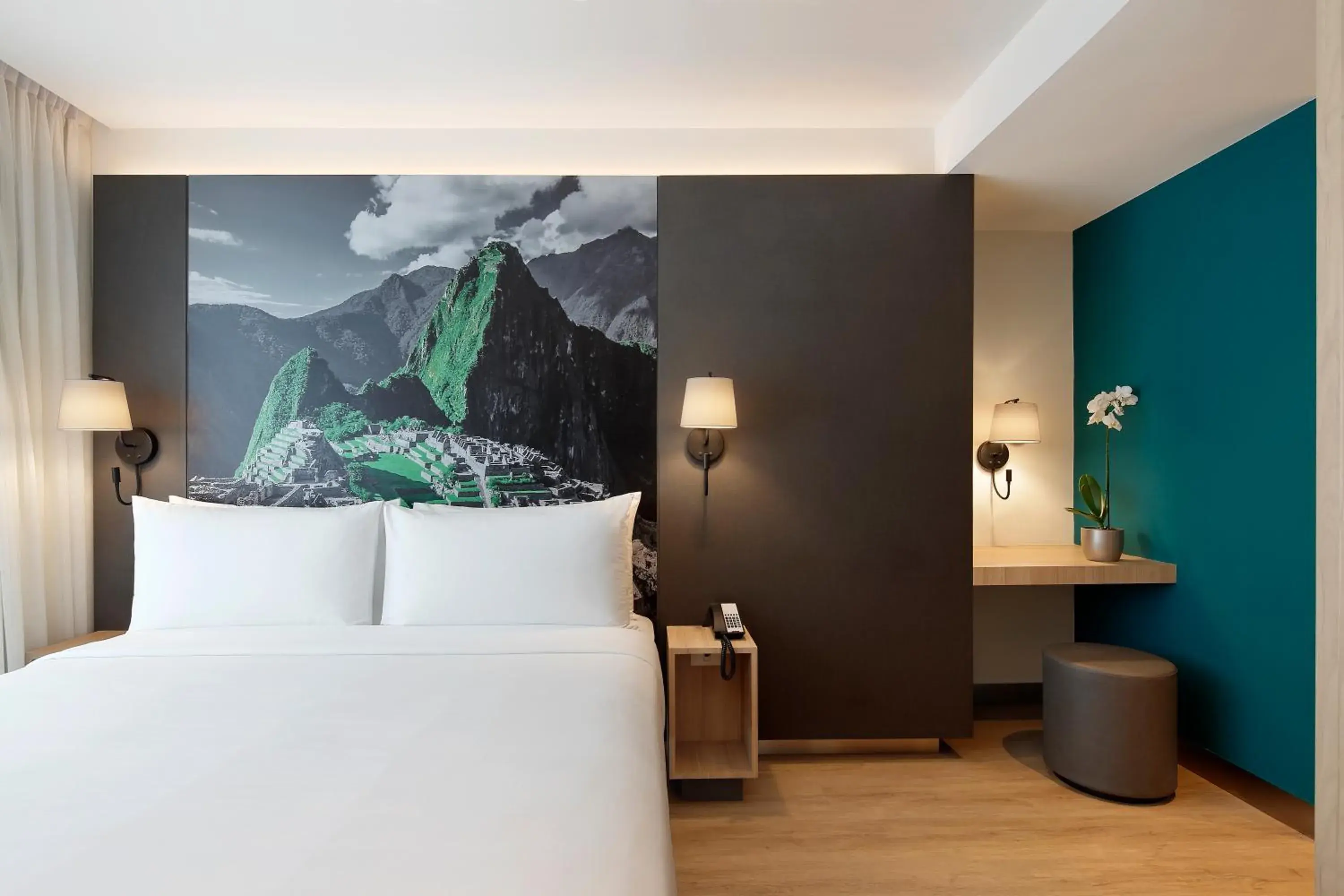 Photo of the whole room, Bed in Ikonik Miraflores Photo of the whole room, Bed in Ikonik Miraflores