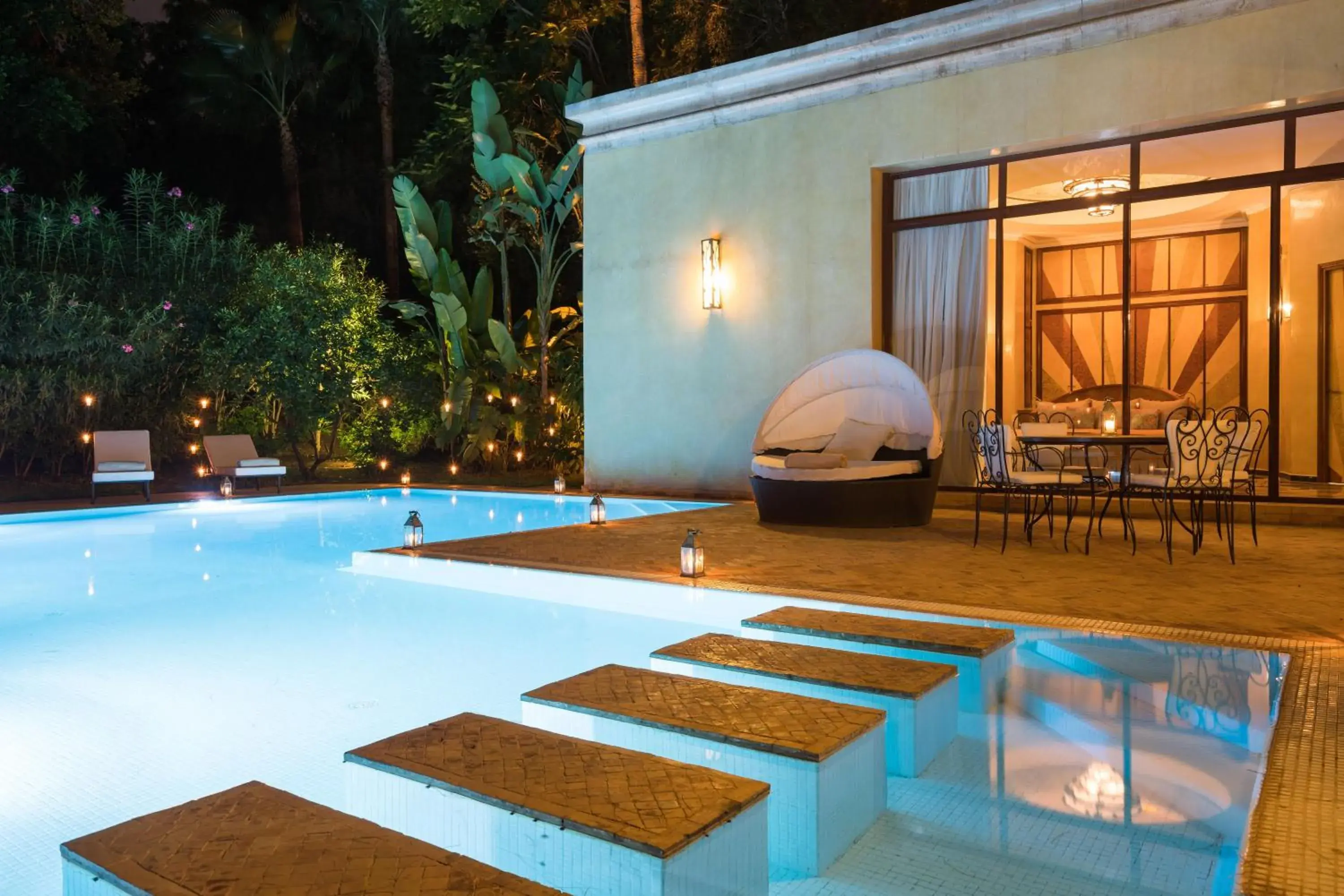 Swimming pool in Es Saadi Marrakech Resort - Palace Swimming pool in Es Saadi Marrakech Resort - Palace