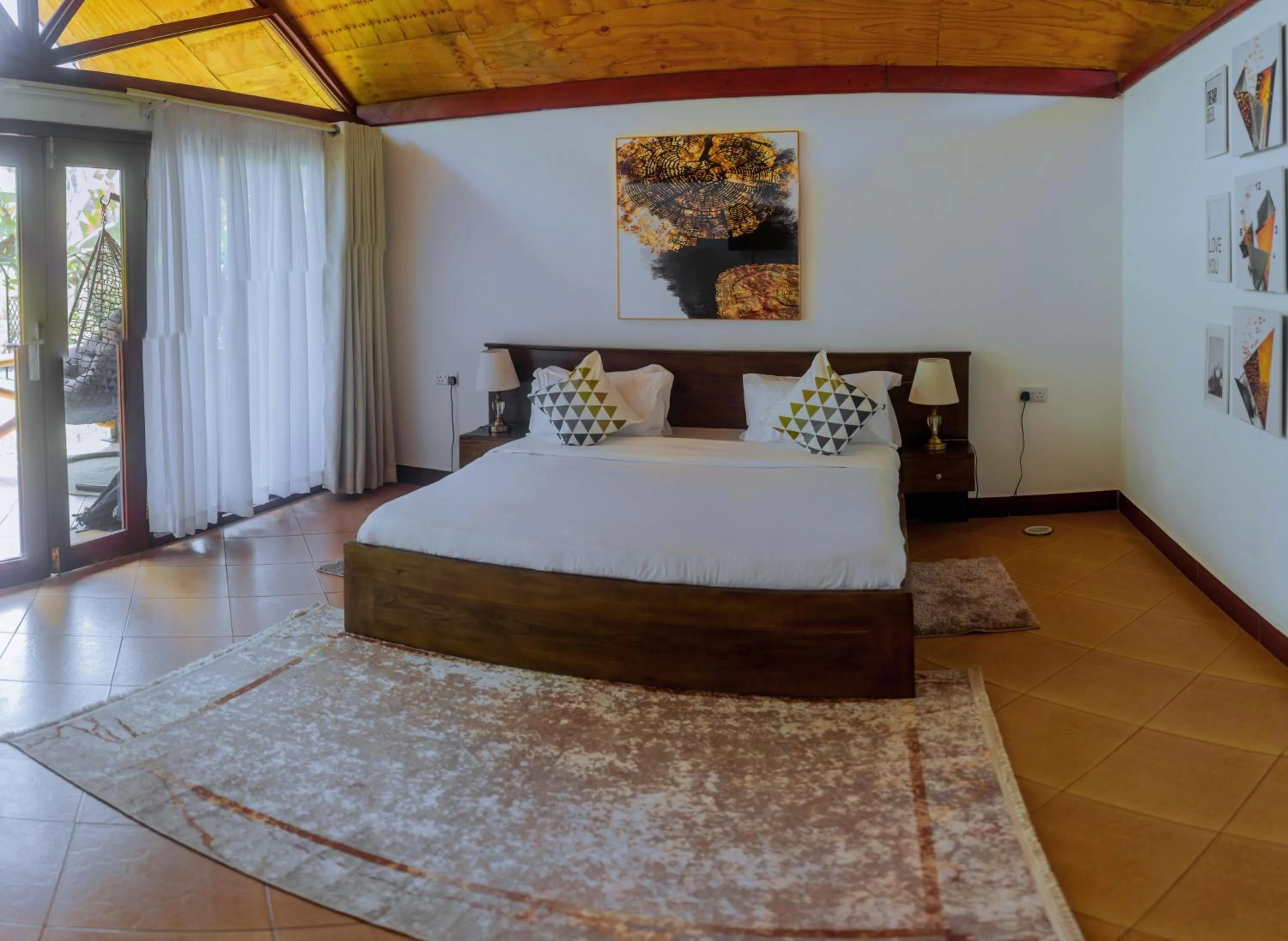 Photo of the whole room in Shose Farmhouse Chalets & Campsite