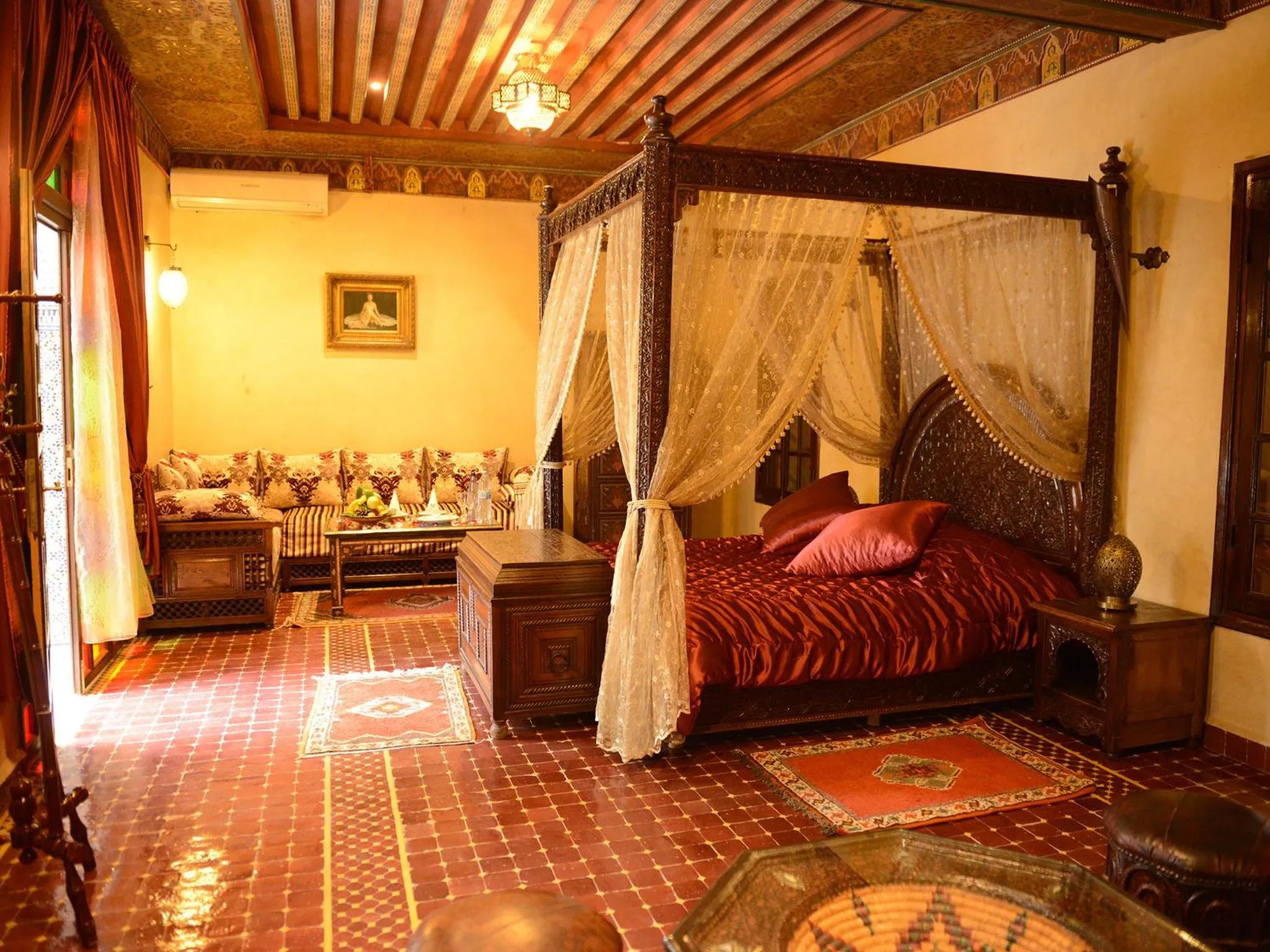 Photo of the whole room, Bed in Riad El Yacout