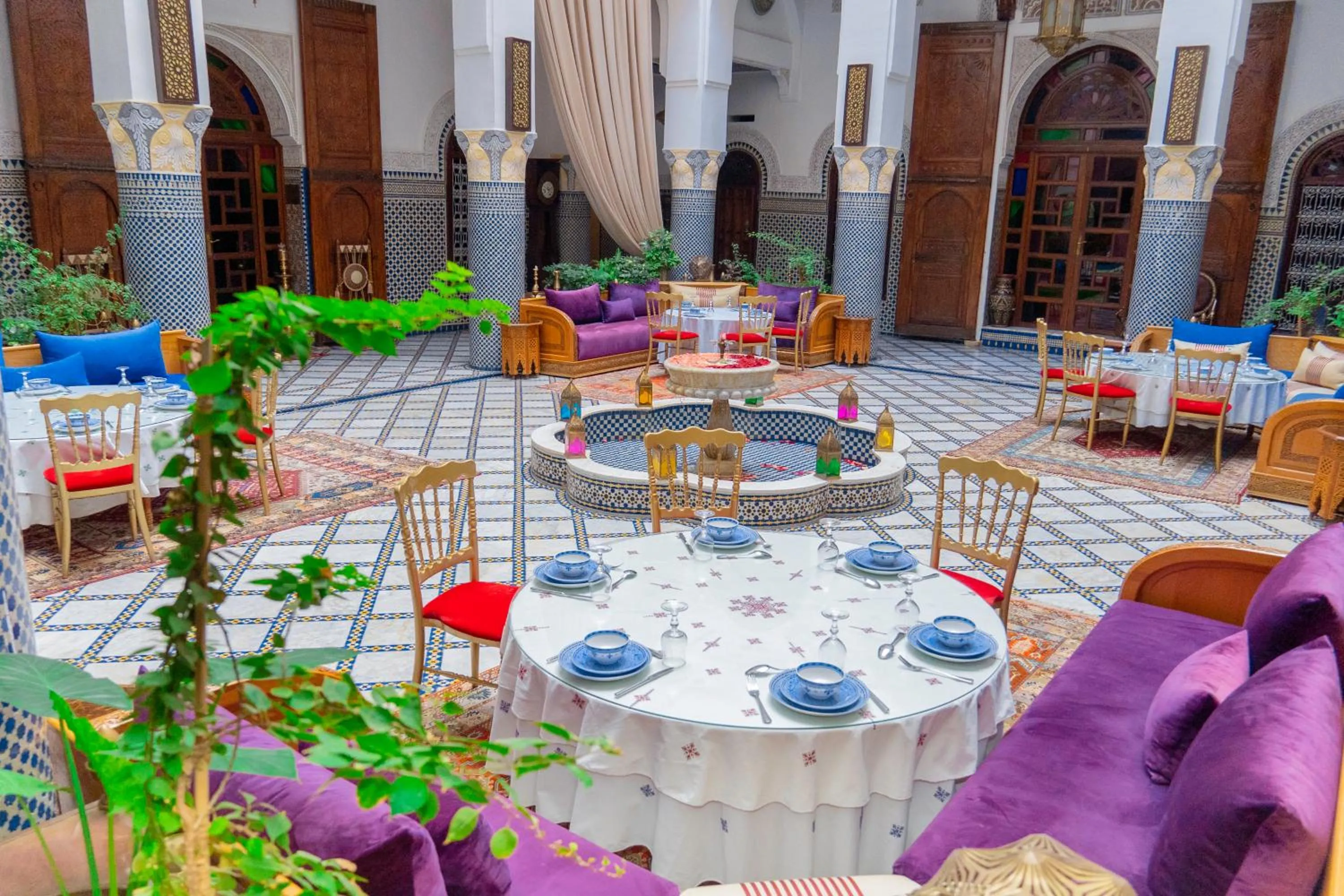 Restaurant/places to eat in Riad El Yacout