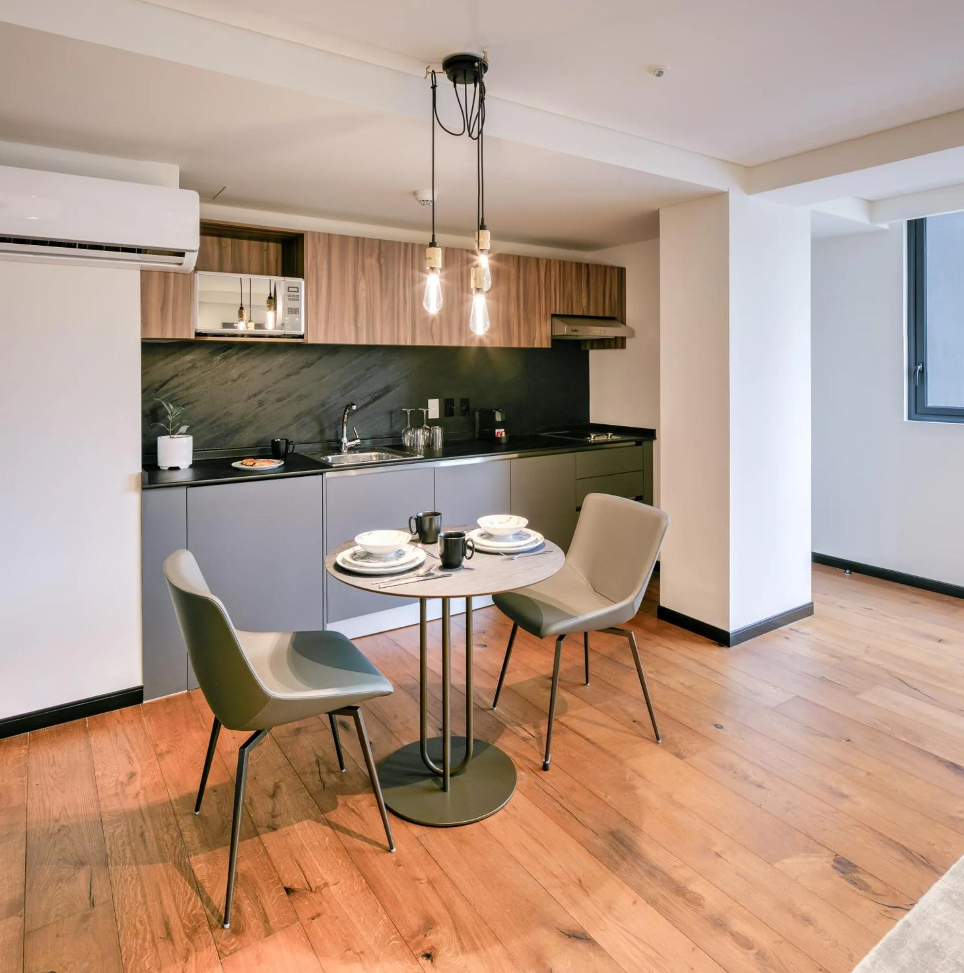 Kitchen or kitchenette in Amberes 64, an Ascend Collection Hotel