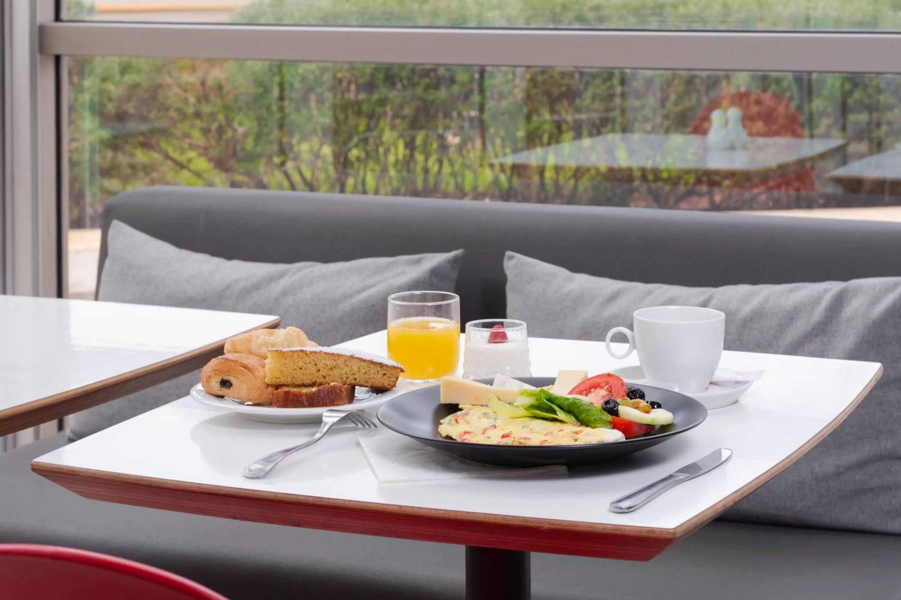 Breakfast in Ibis Casablanca Sidi Maarouf