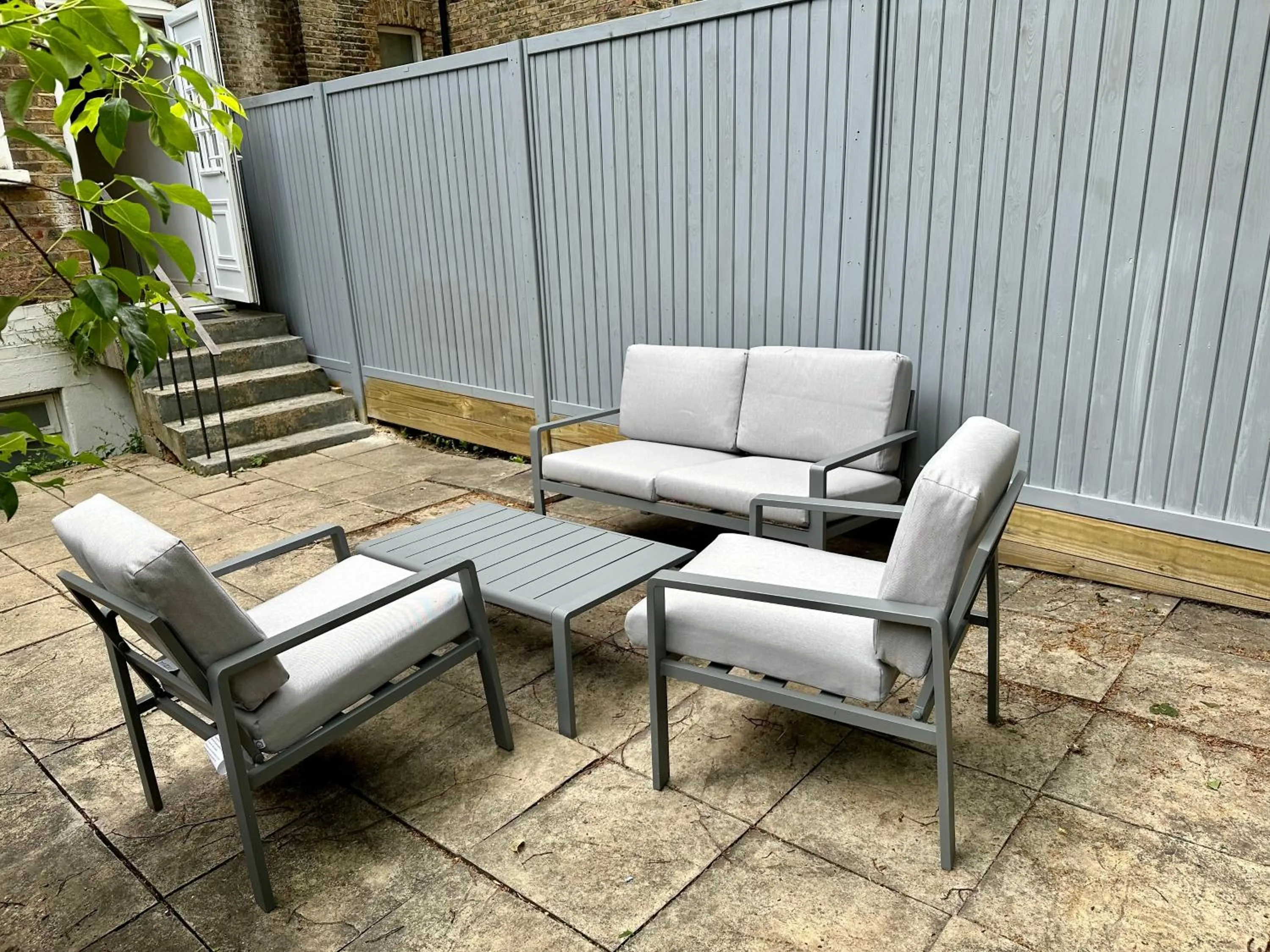 Garden in Chelsea - 2Bed Apartment - sleeps 4 - Pet Friendly