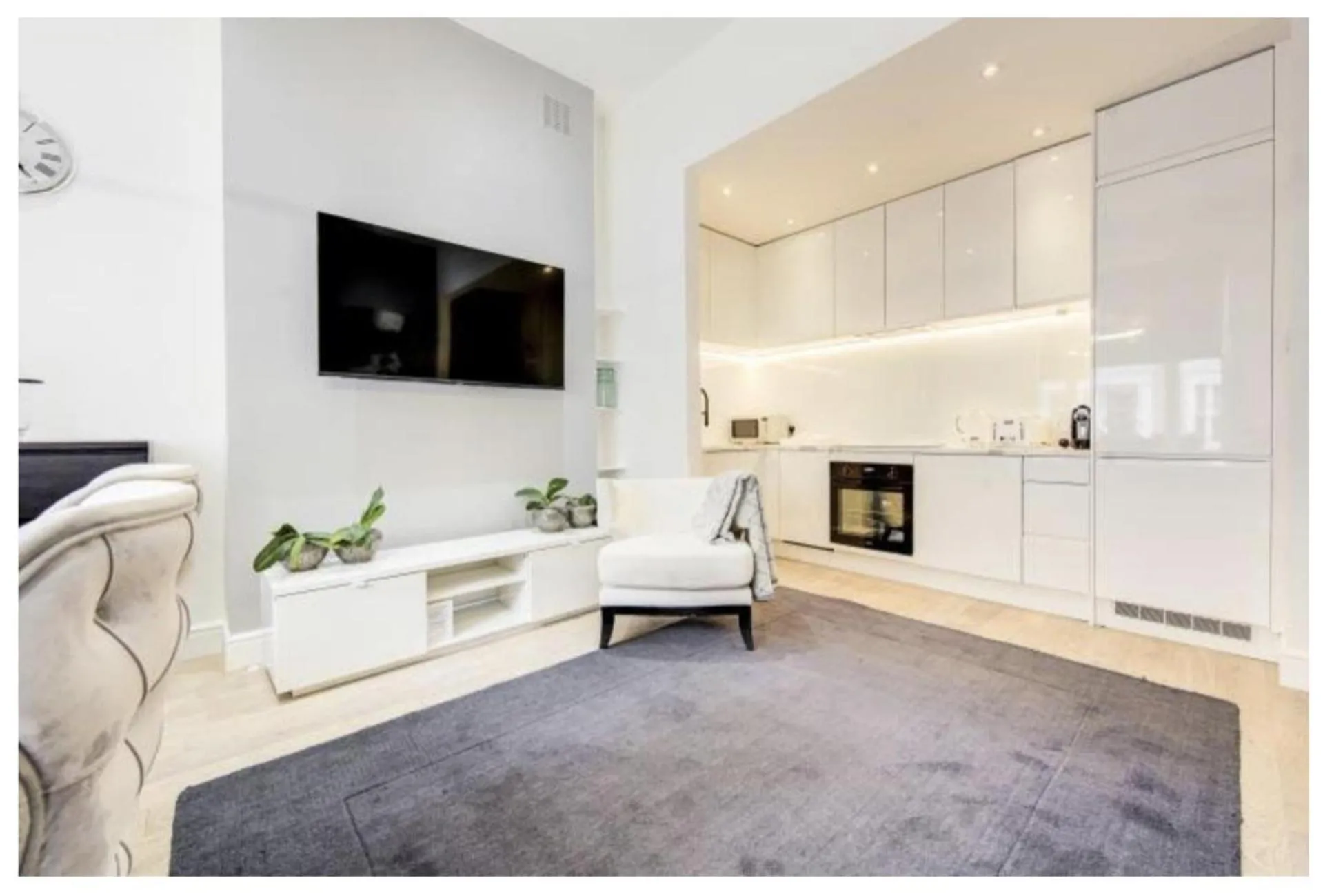 Kitchen or kitchenette in Chelsea - 2Bed Apartment - sleeps 4 - Pet Friendly