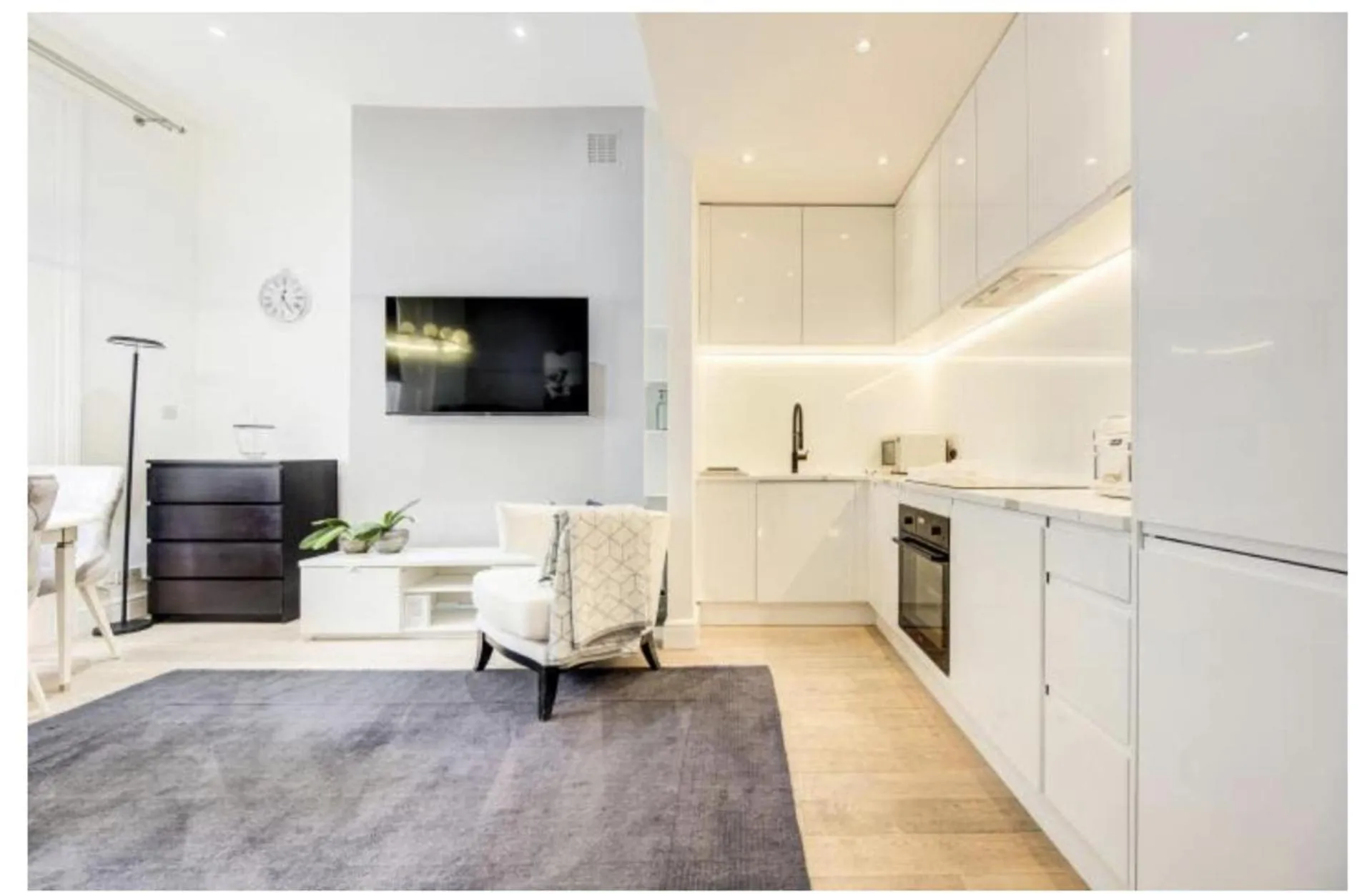 Kitchen or kitchenette in Chelsea - 2Bed Apartment - sleeps 4 - Pet Friendly