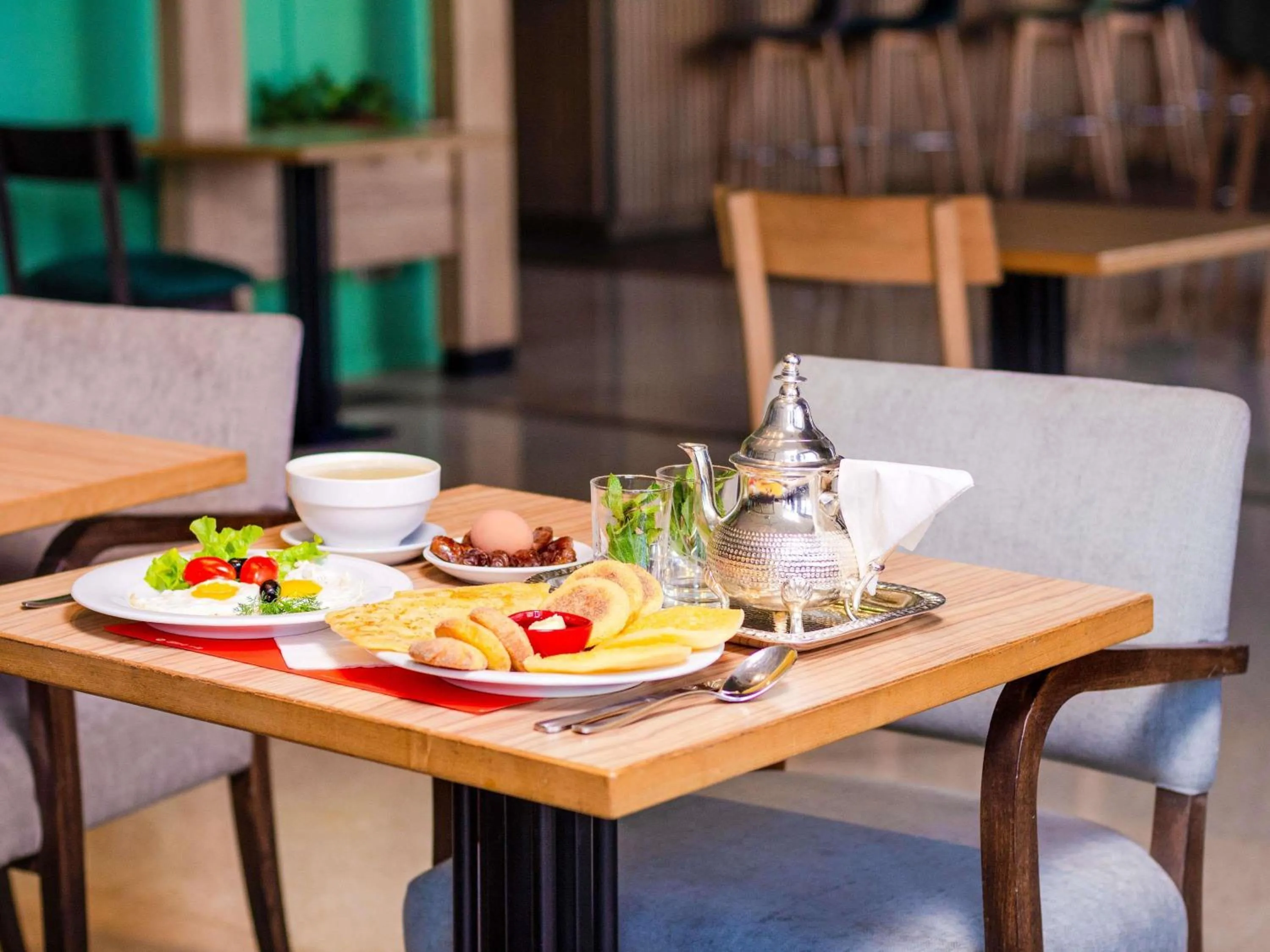 Restaurant/places to eat in Ibis Casablanca City Center
