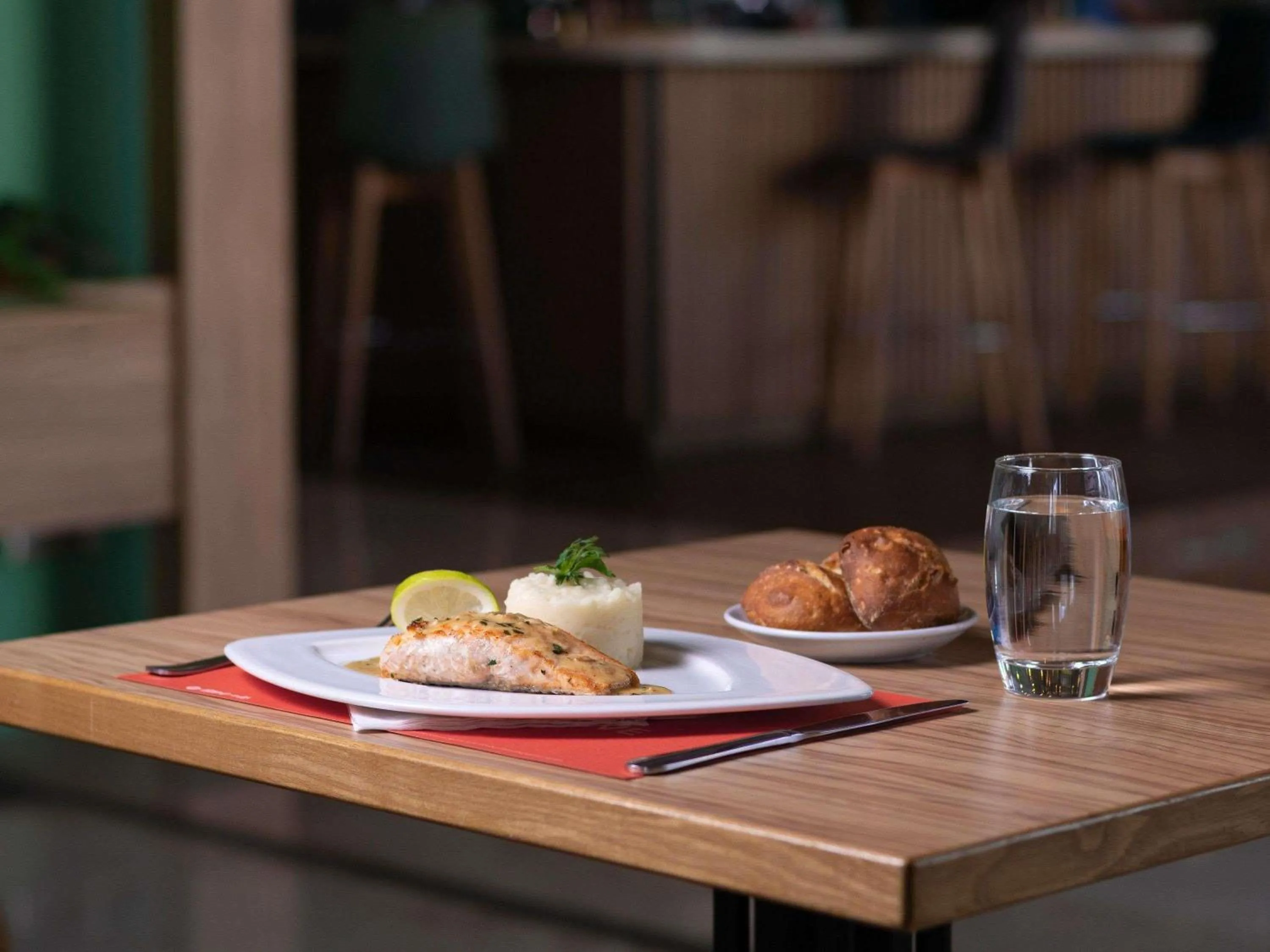 Restaurant/places to eat in Ibis Casablanca City Center