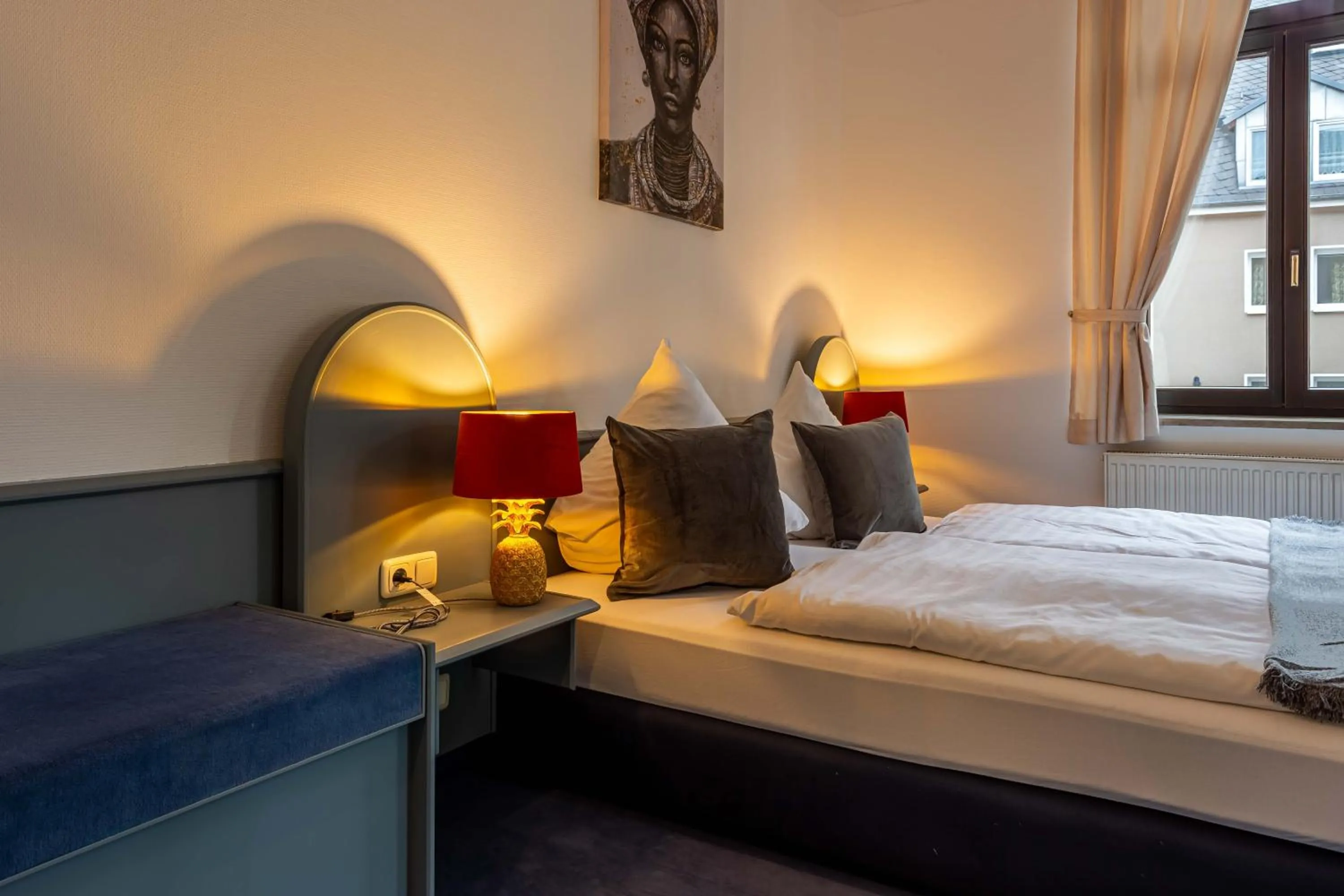 Photo of the whole room, Bed in Hotel Mauritius - Im Herzen von Crimmitschau - Frühstück buchbar - Restaurant - Café - Fahrradbox