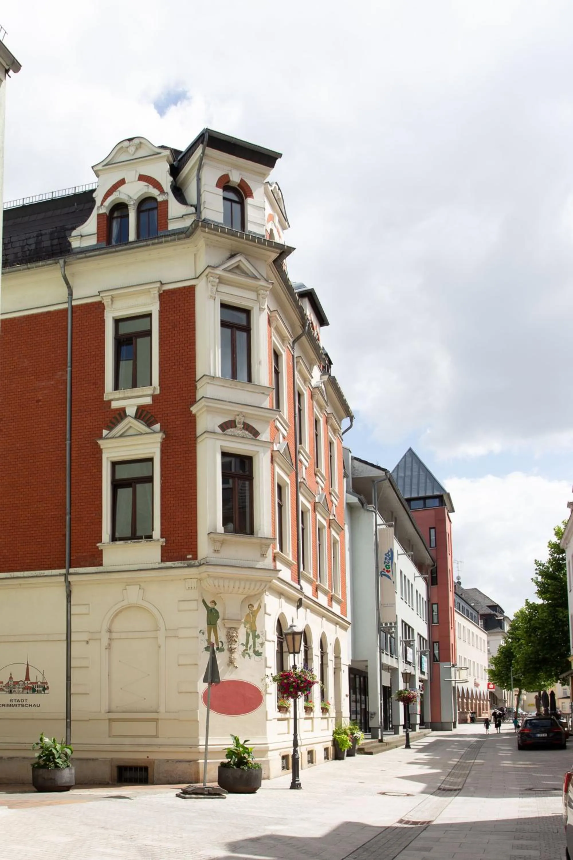 Property building in Hotel Mauritius - Im Herzen von Crimmitschau - Frühstück buchbar - Restaurant - Café - Fahrradbox