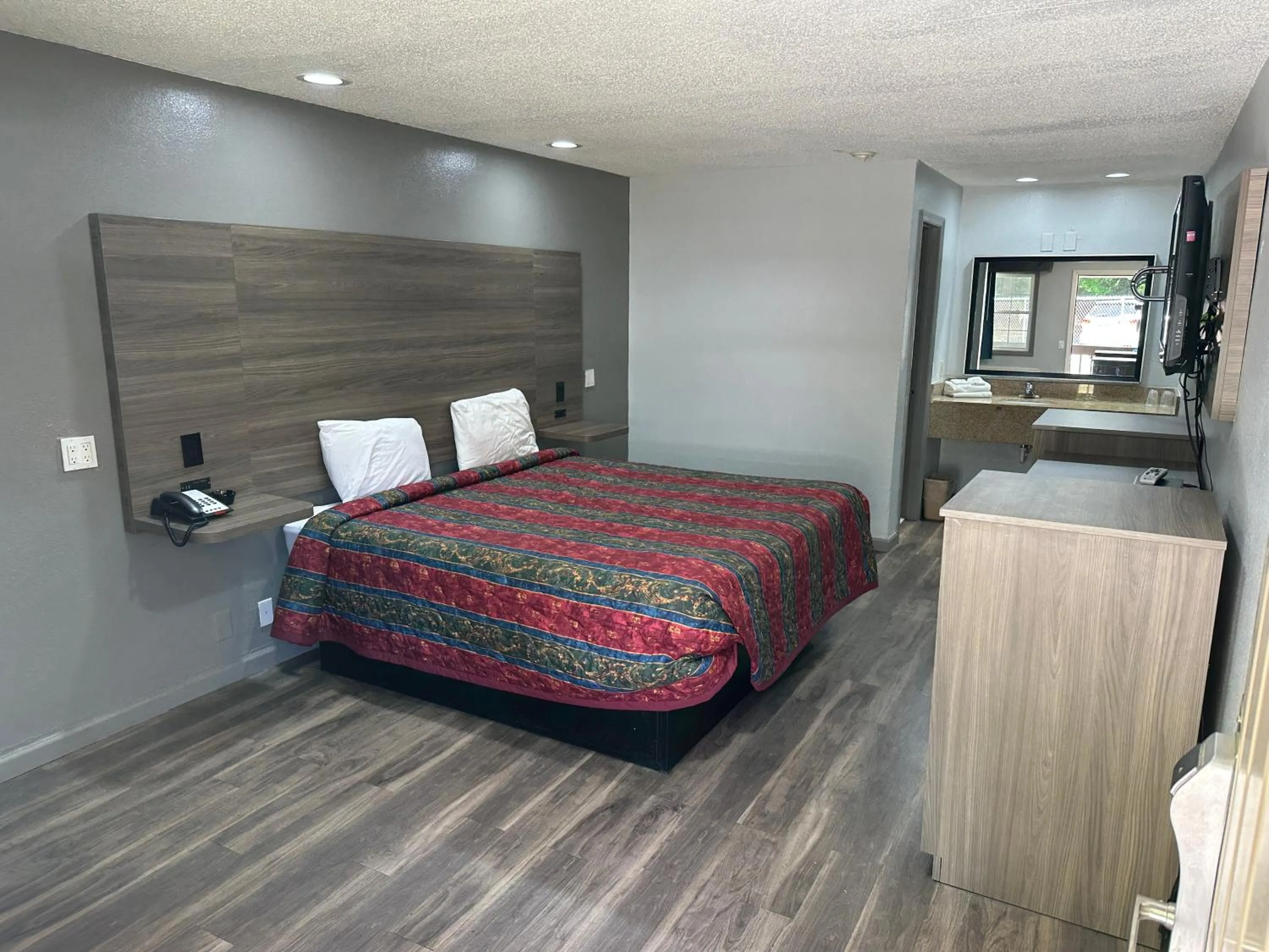 Budget Inn Express