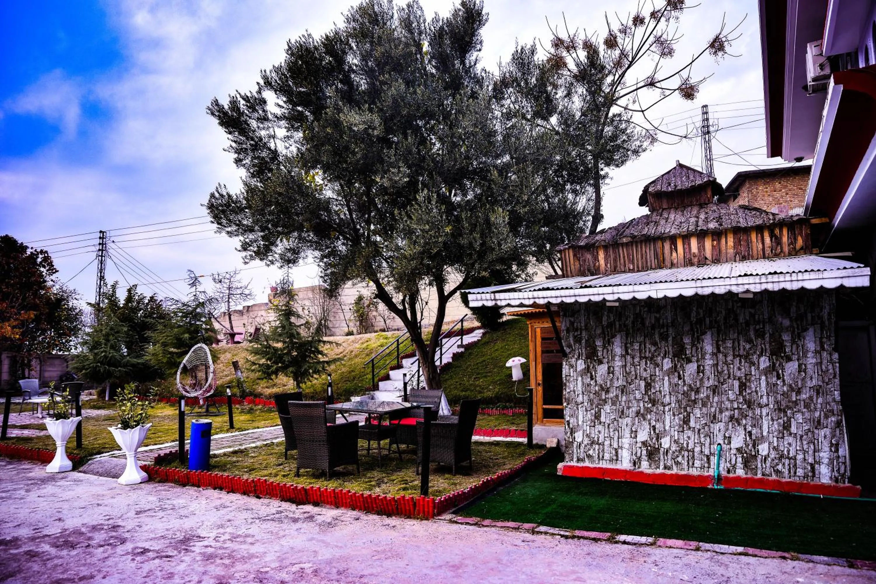 Republika Central Hotel & Resort