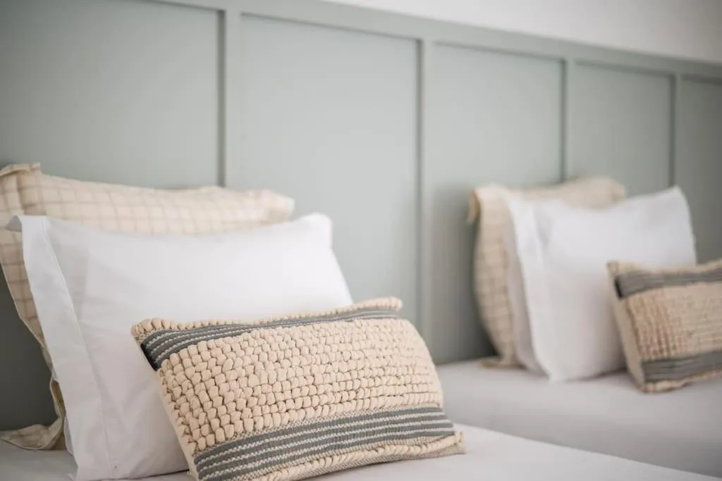 Bed in Verde Alma