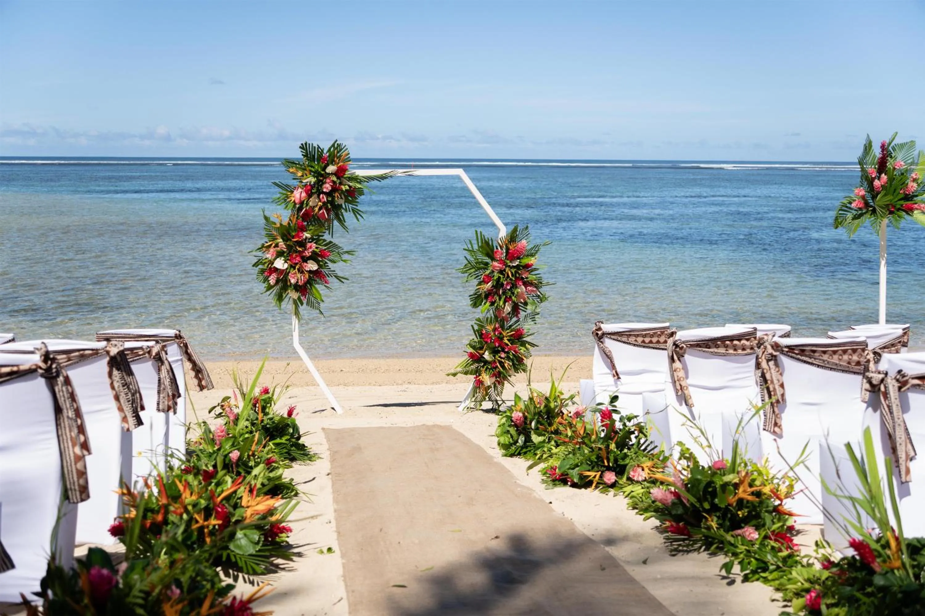 wedding in Outrigger Fiji Beach Resort