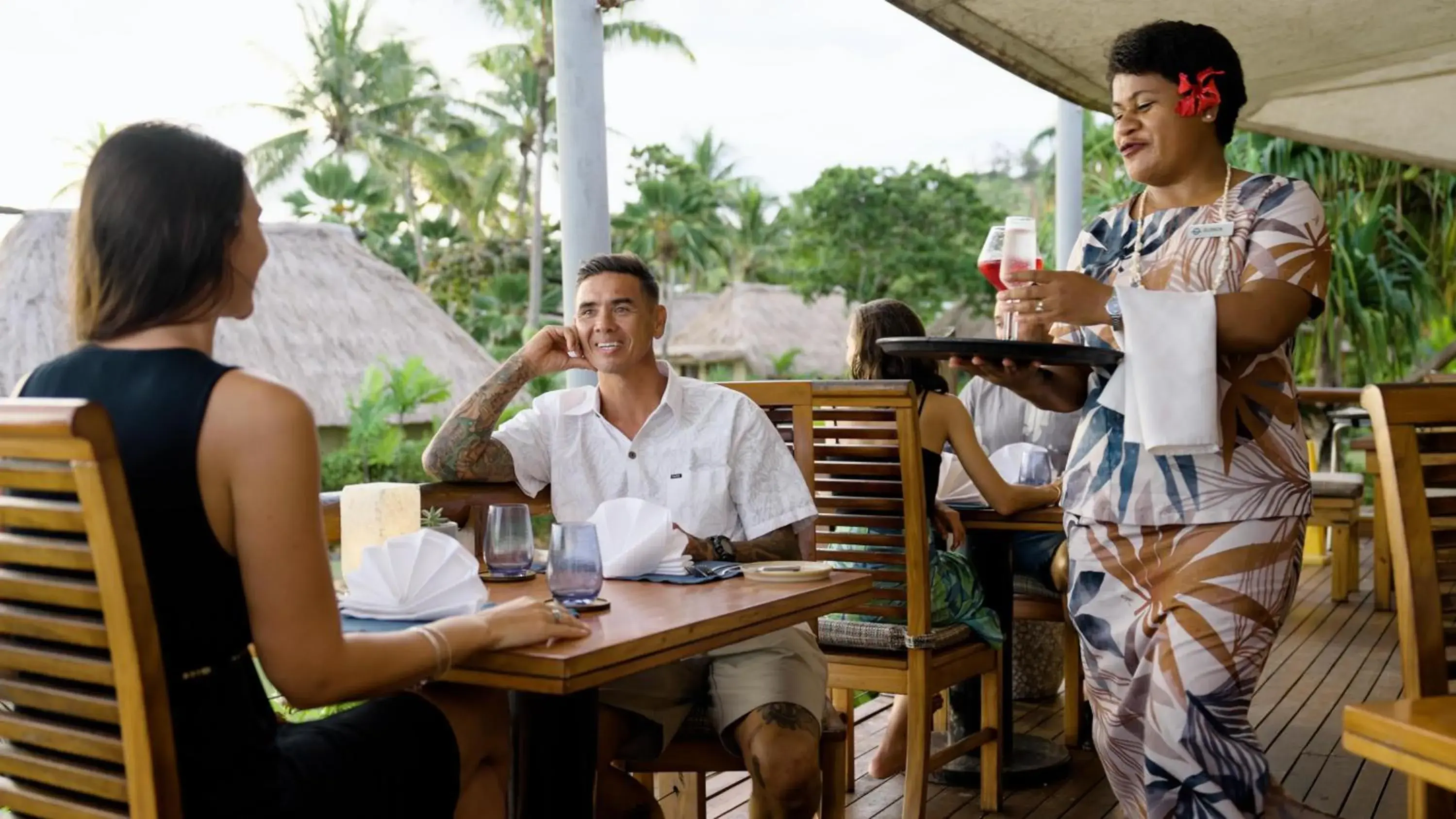 Lounge or bar in Outrigger Fiji Beach Resort Lounge or bar in Outrigger Fiji Beach Resort