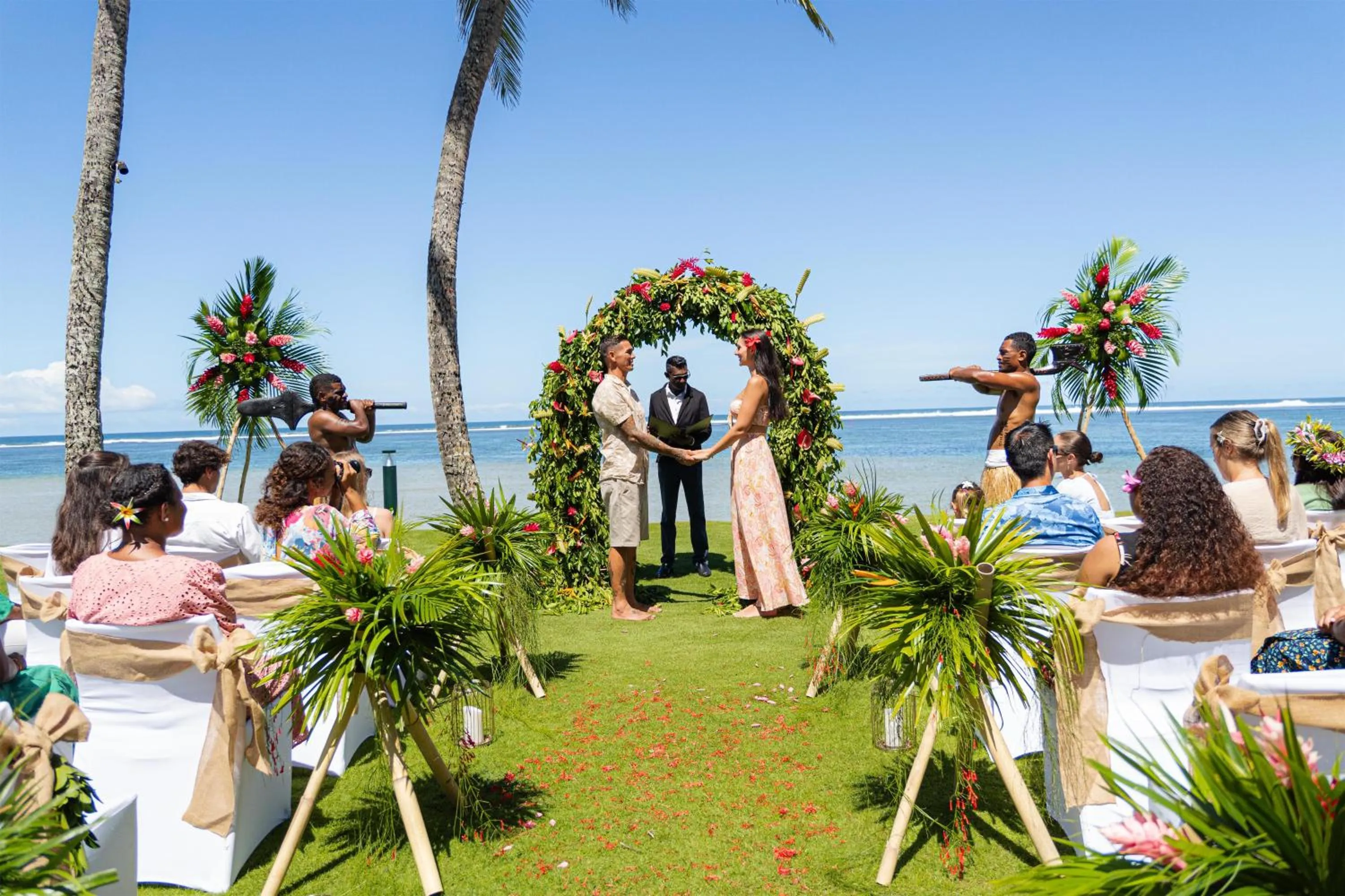 wedding in Outrigger Fiji Beach Resort
