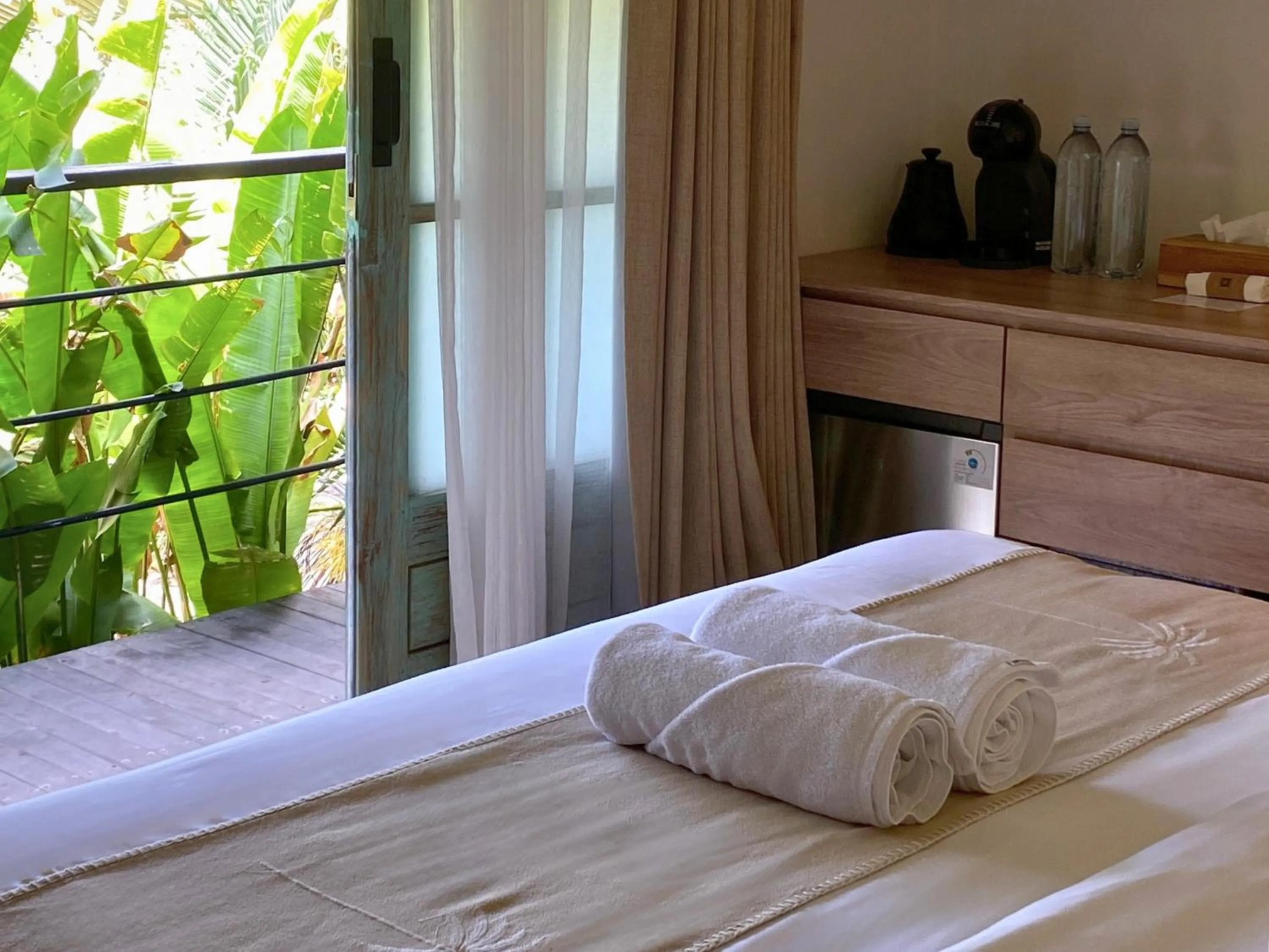 towels, Bed in White Penny Hostel