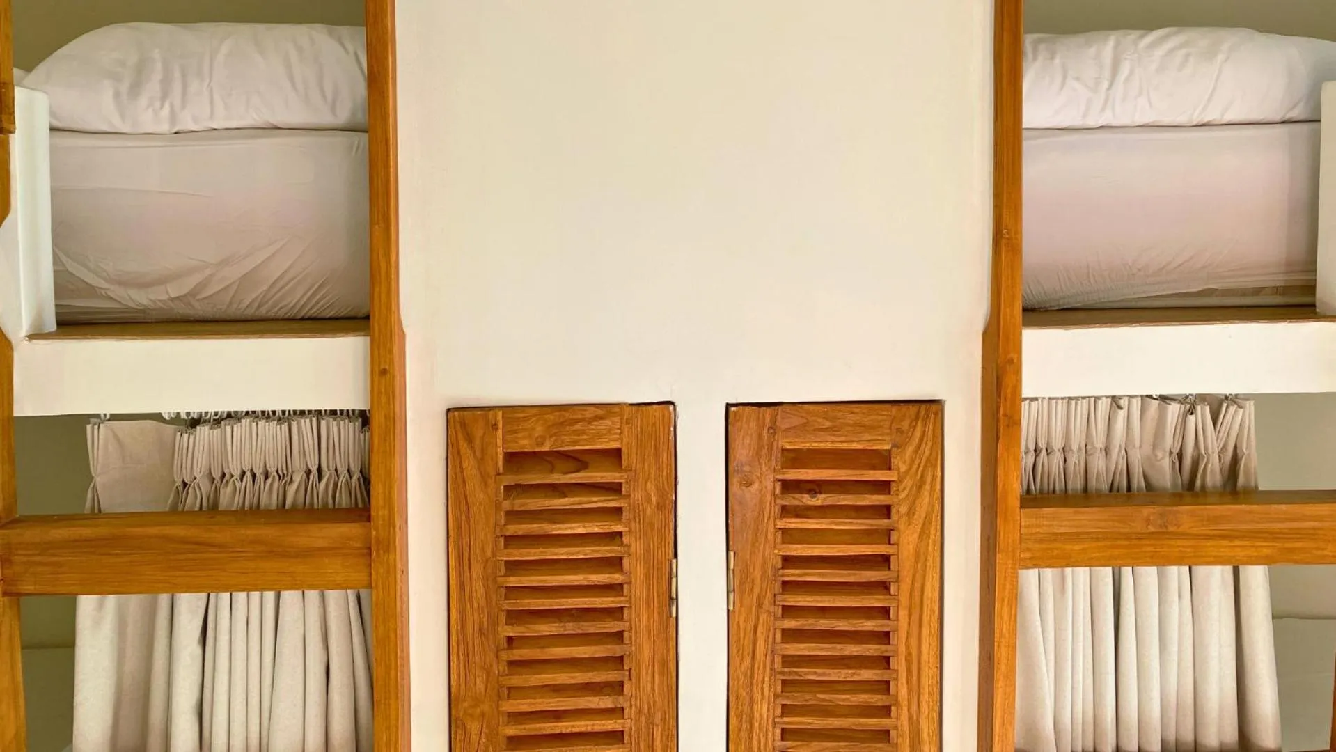 bunk bed in White Penny Hostel