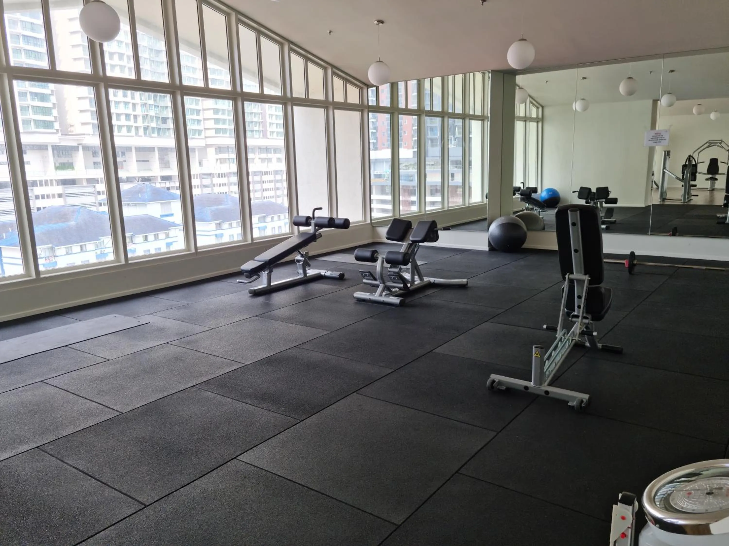 Fitness centre/facilities in Una Residence by Maya