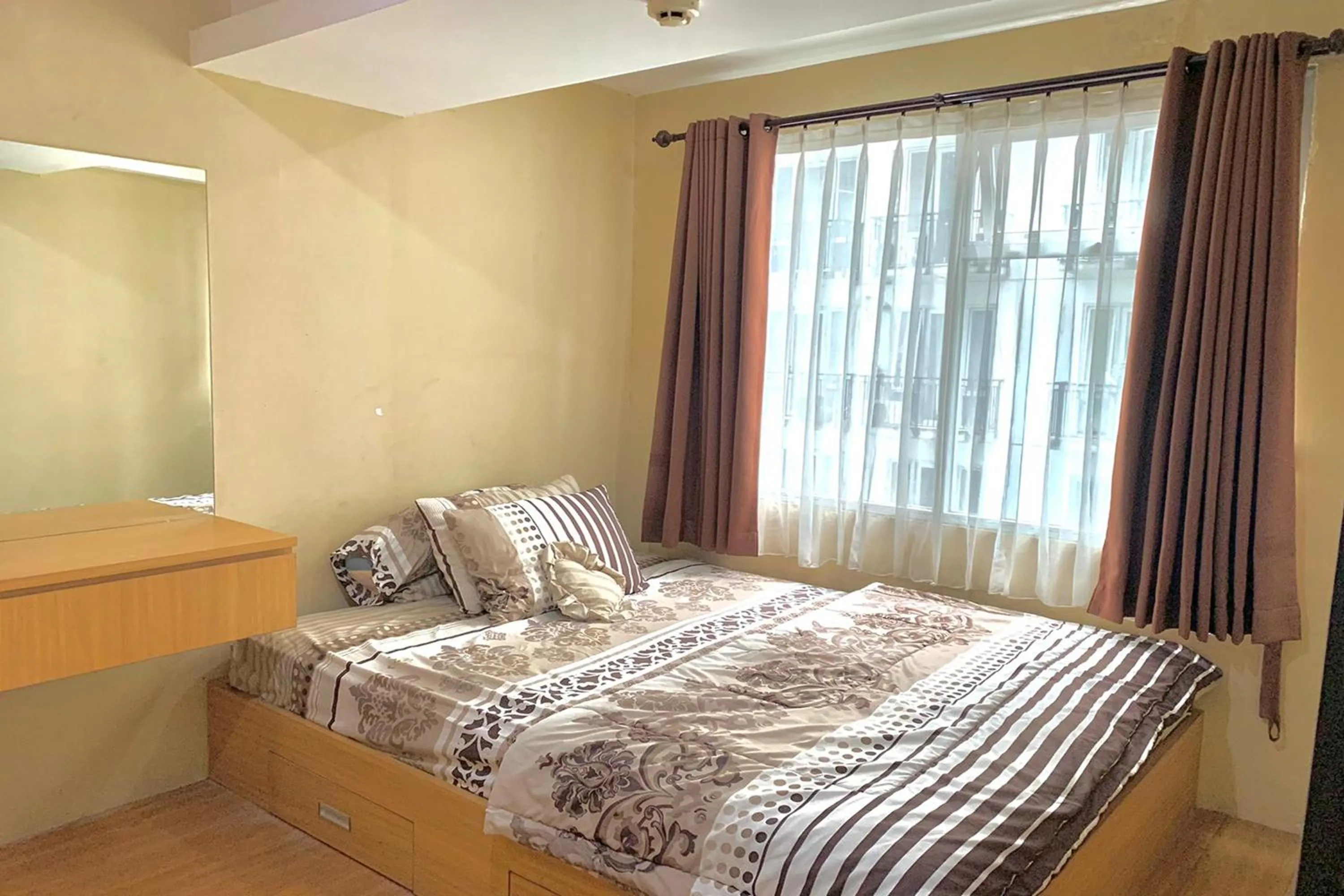 Bed in Cozy Room @ Hallo Tidur by Tio