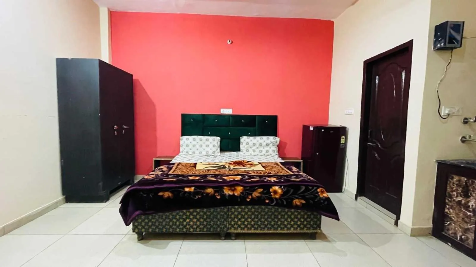 Bedroom, Bed in 81157G Amy Inn