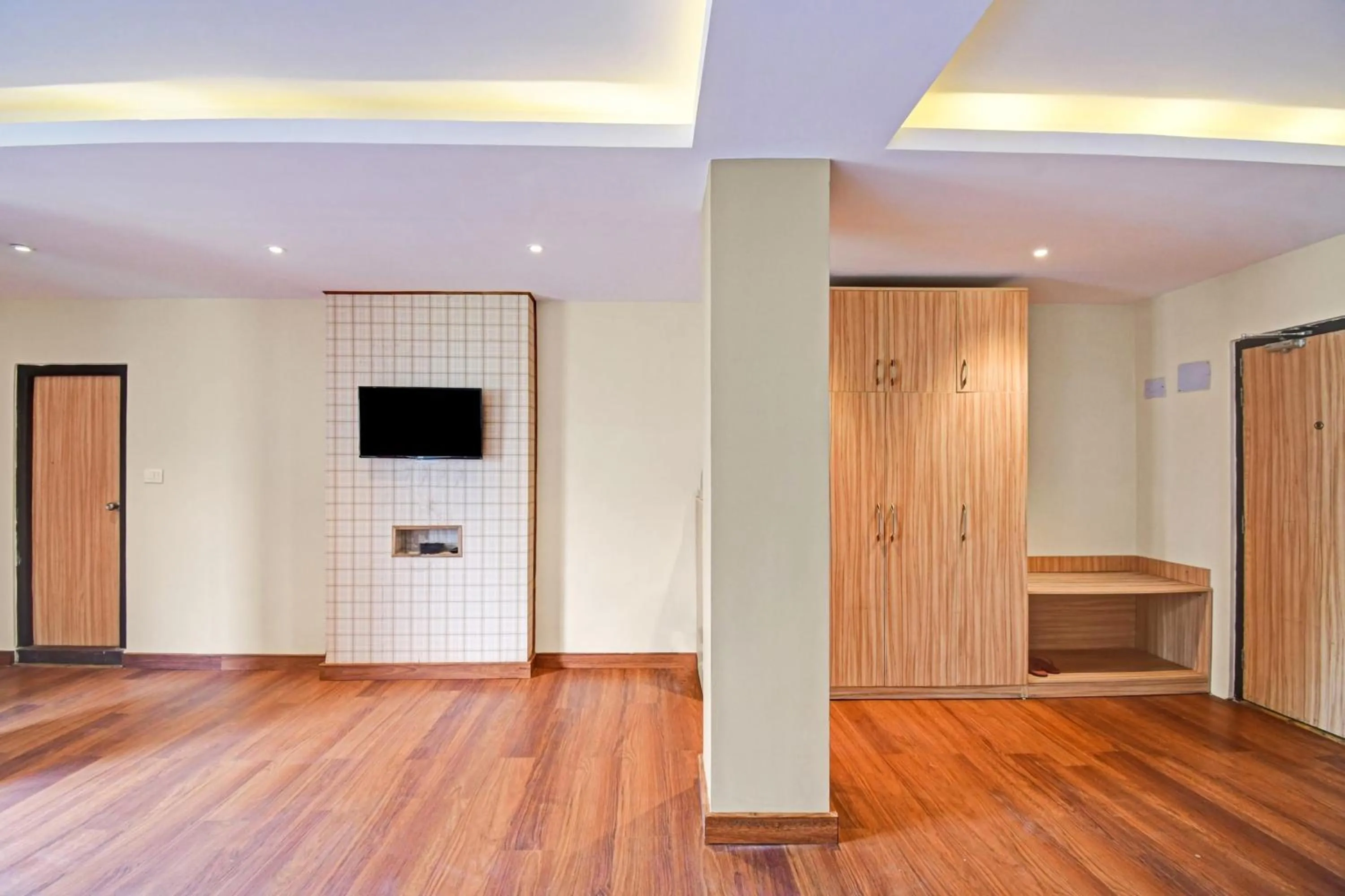 Bedroom in Townhouse Mansarovar Hotel