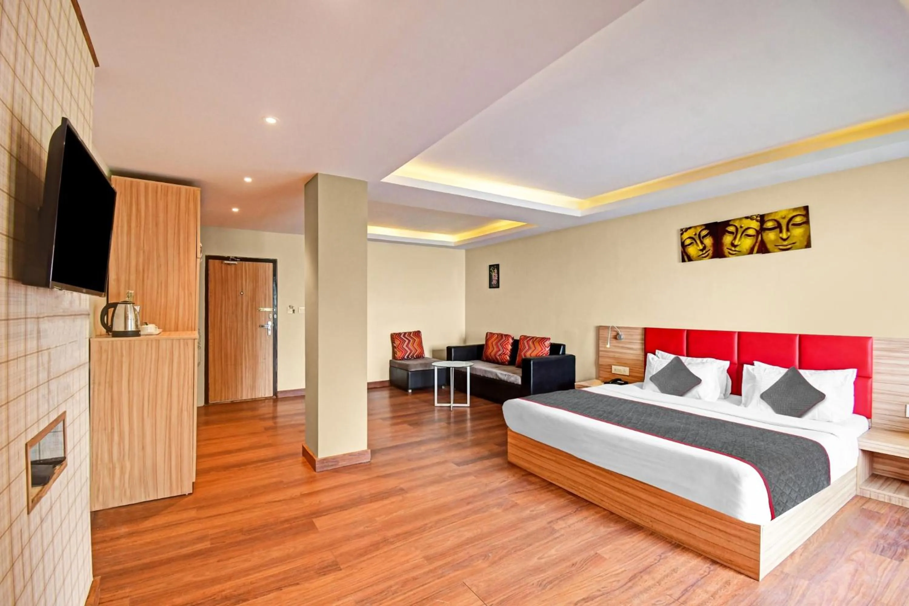 Bedroom in Townhouse Mansarovar Hotel