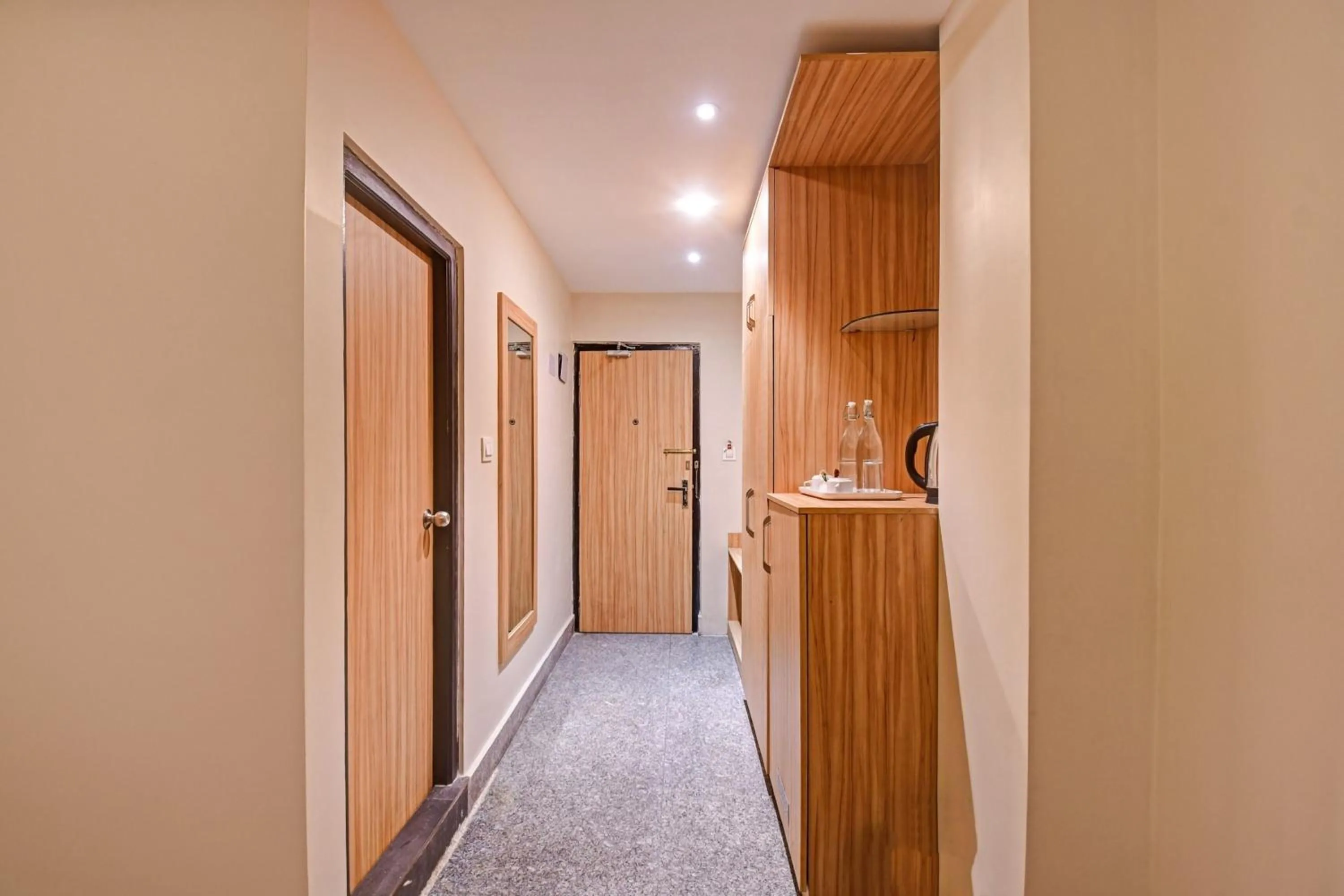 Bedroom in Townhouse Mansarovar Hotel