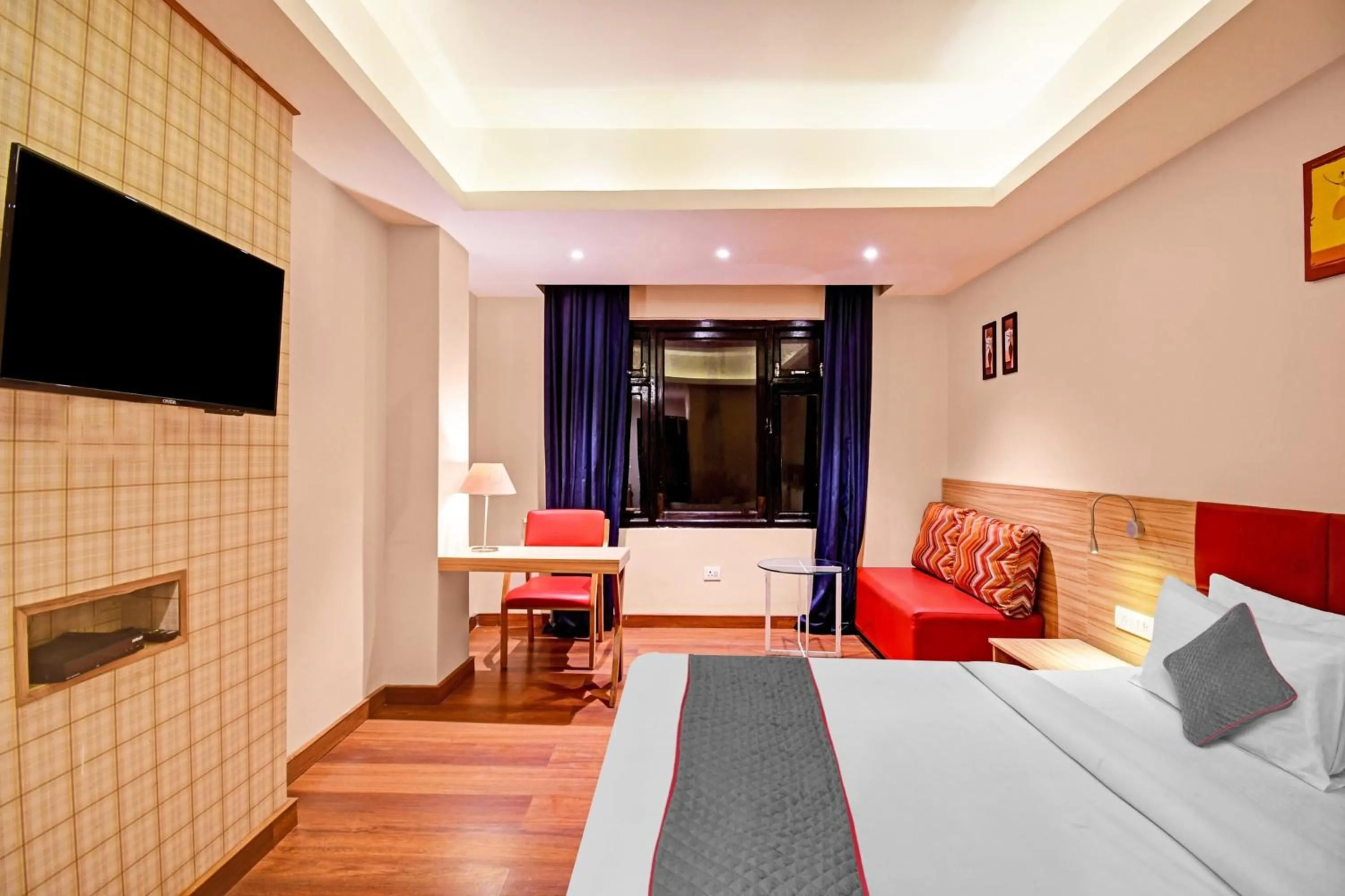 Bedroom in Townhouse Mansarovar Hotel