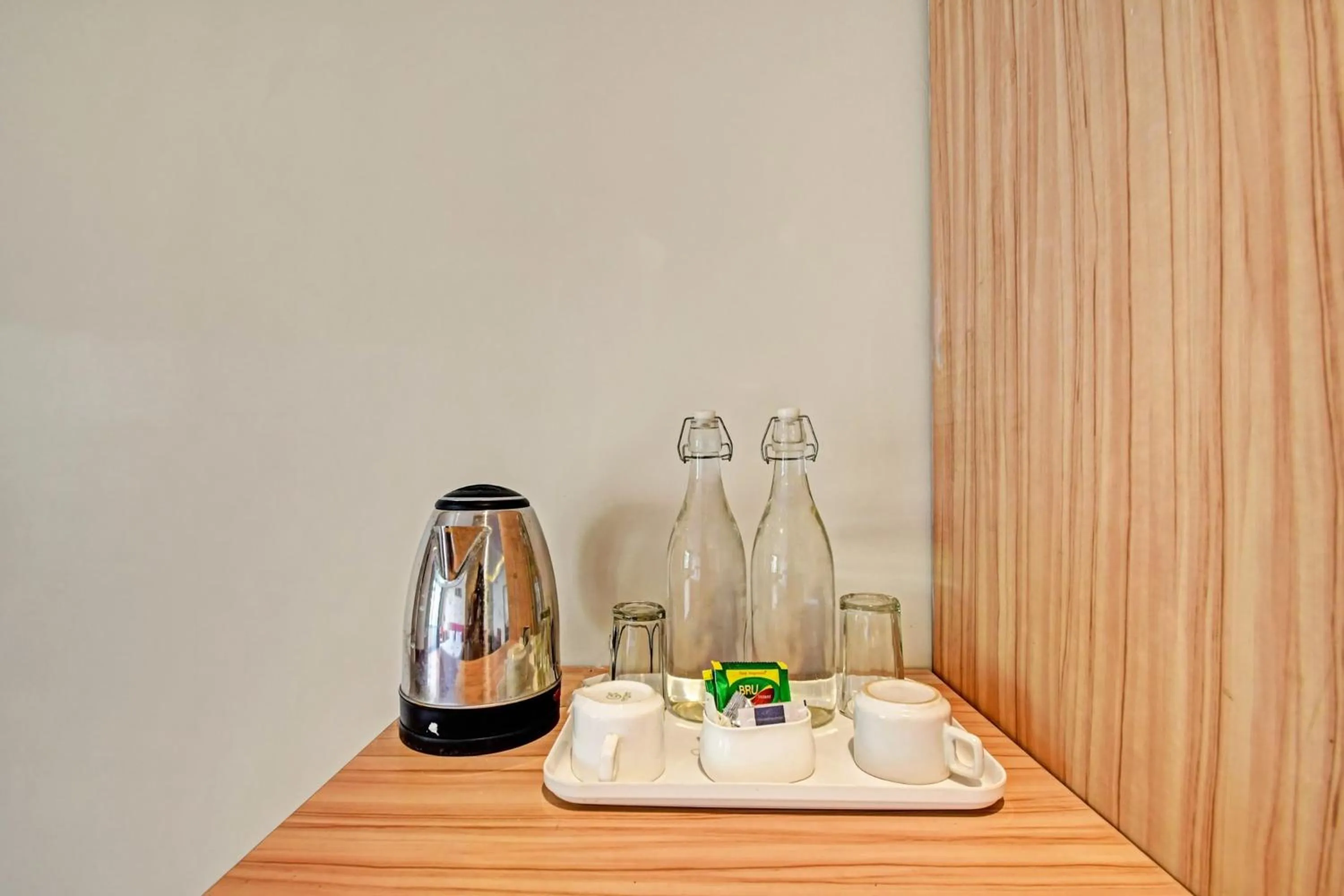 Bedroom in Townhouse Mansarovar Hotel