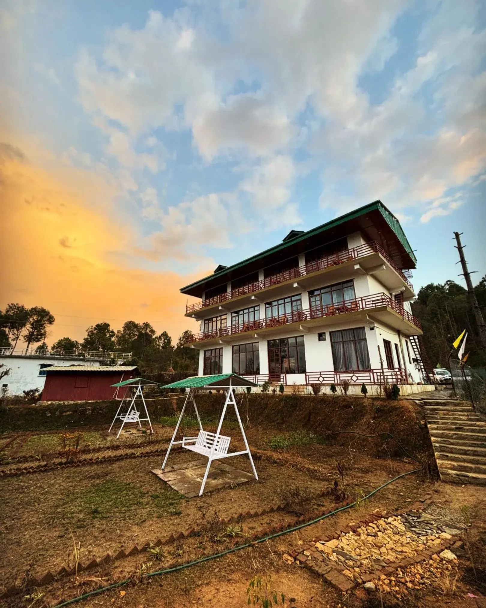Property building in Lap Of Himalayas Resort Property building in Lap Of Himalayas Resort