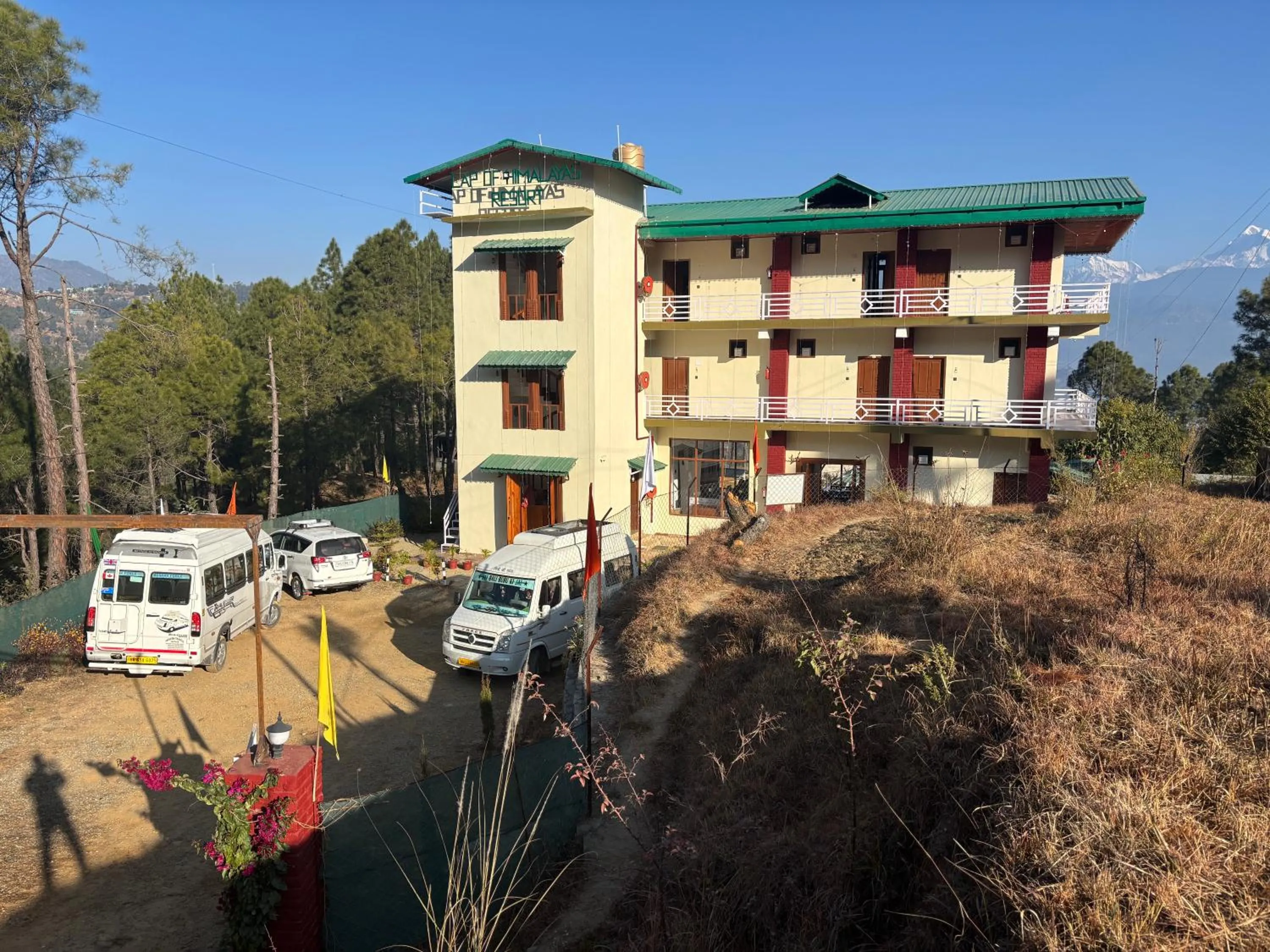 Lap Of Himalayas Resort