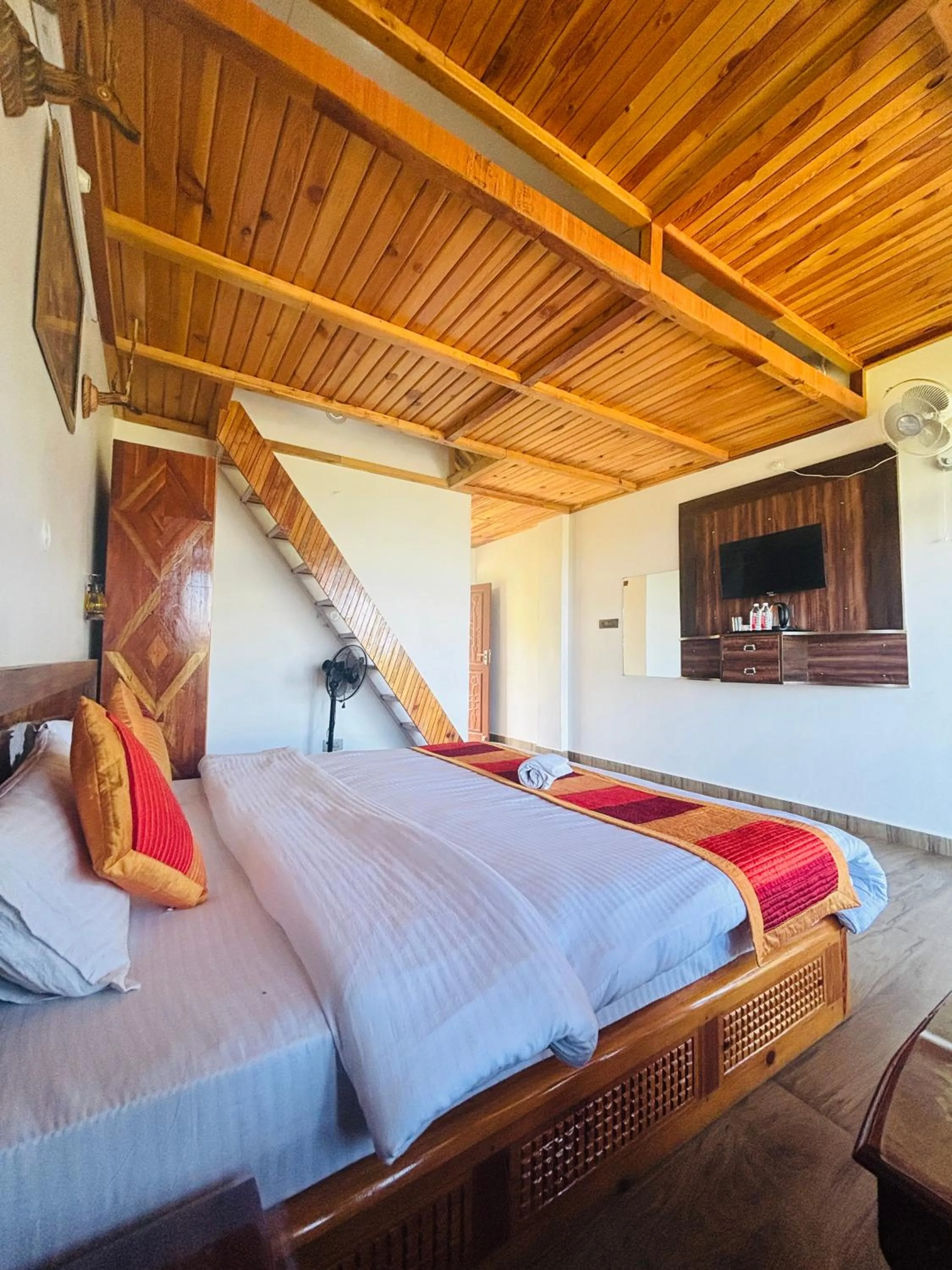 Bed in Lap Of Himalayas Resort