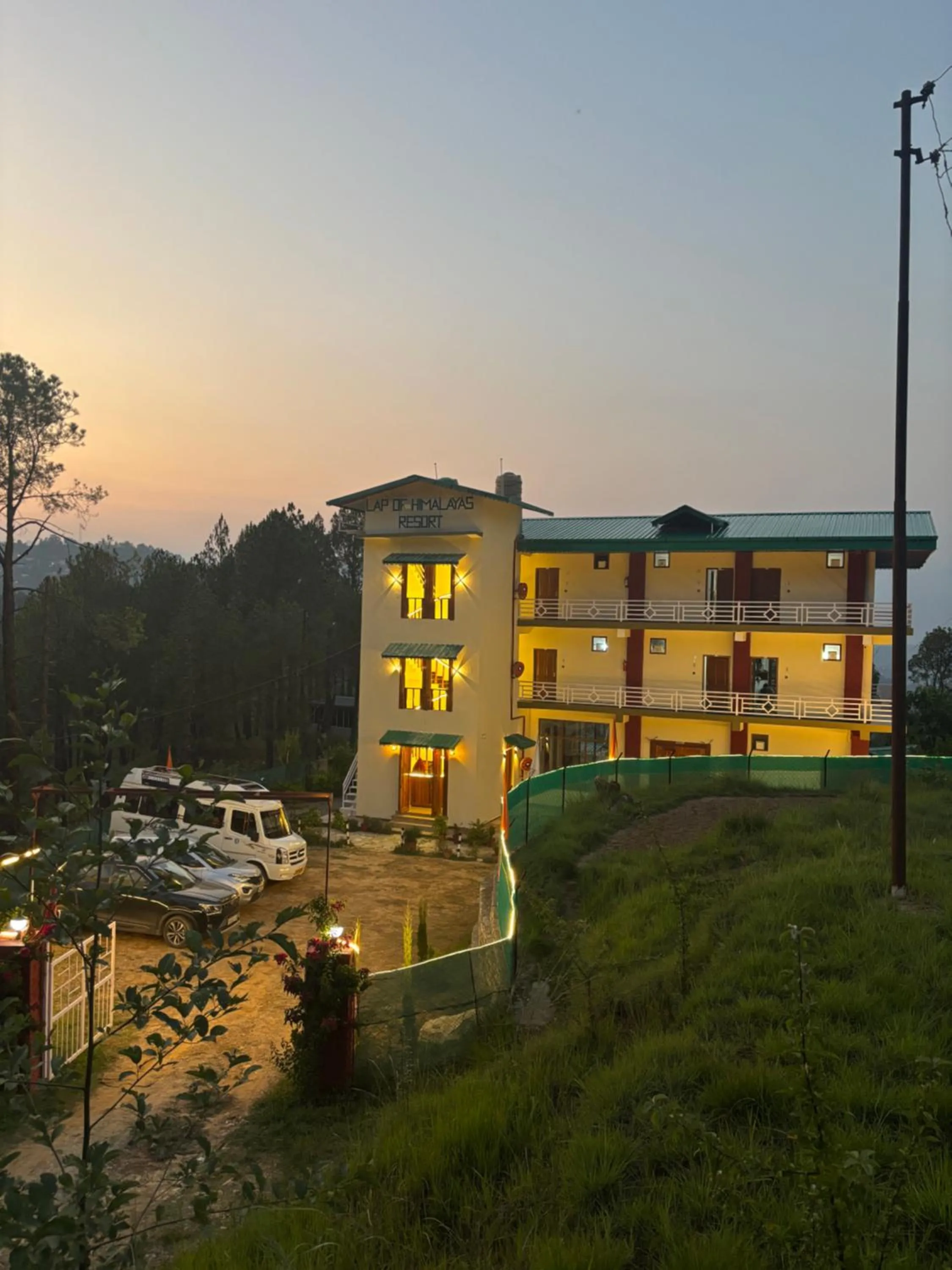 Lap Of Himalayas Resort
