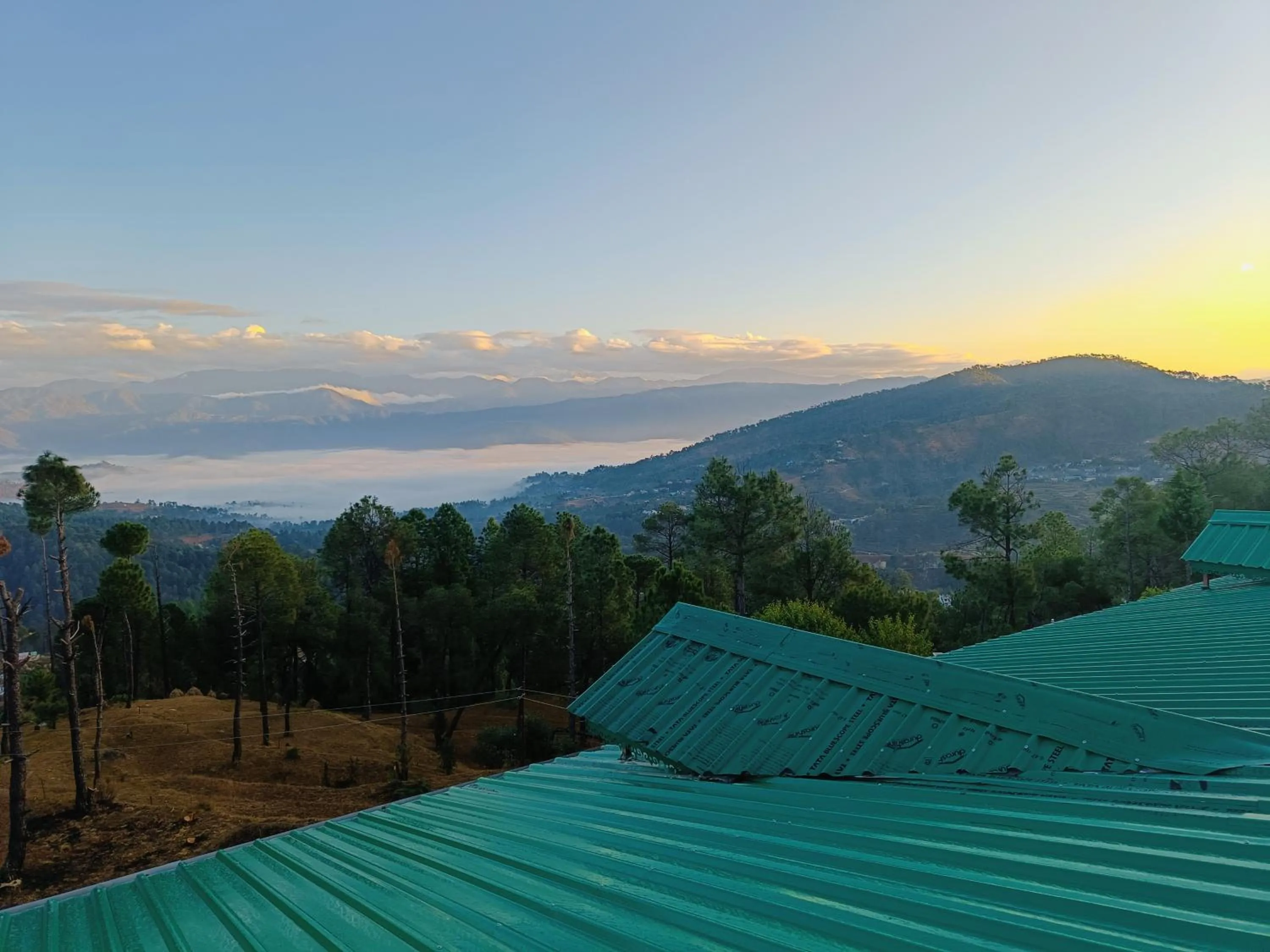 Lap Of Himalayas Resort