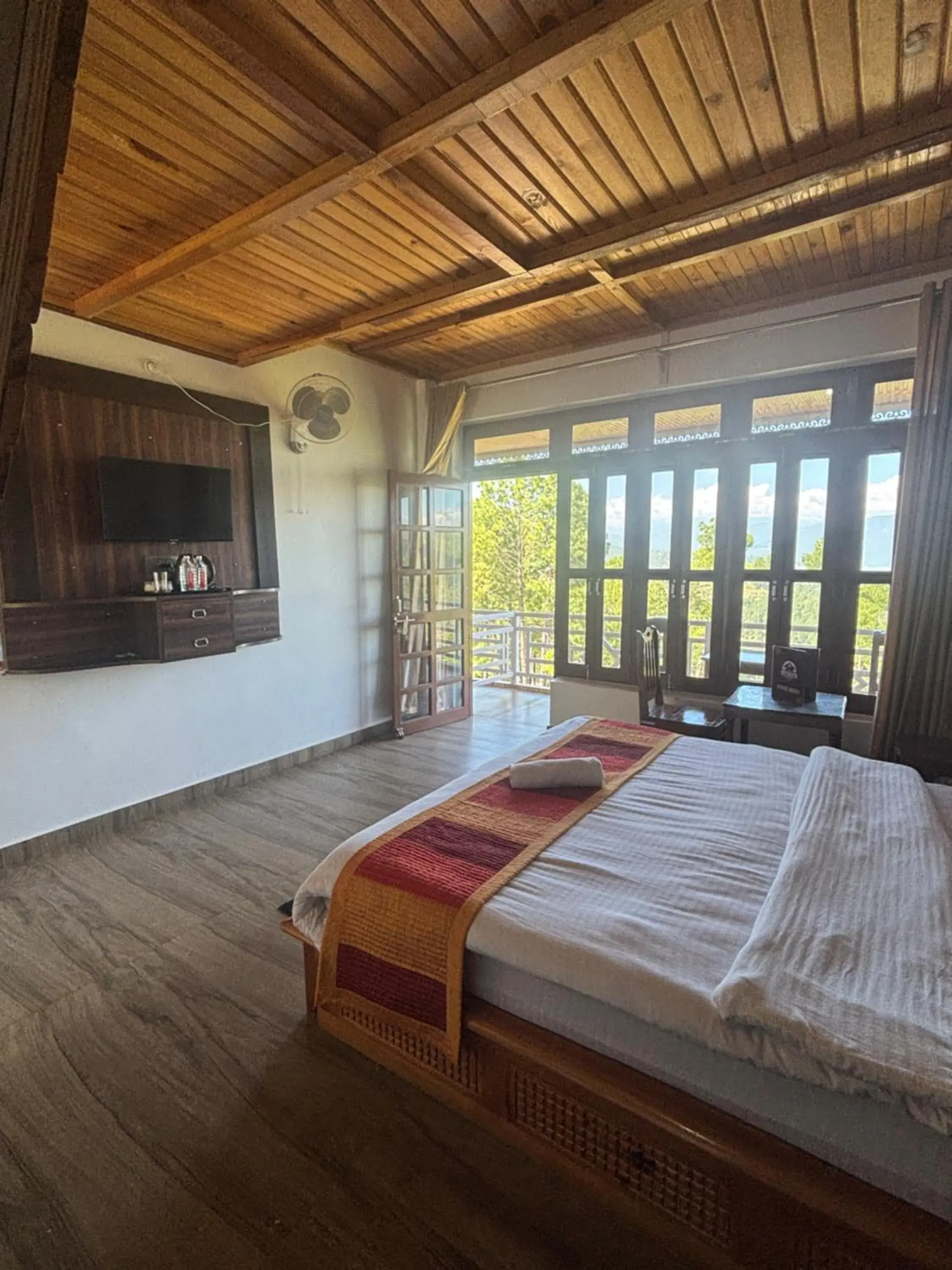 Bed in Lap Of Himalayas Resort Bed in Lap Of Himalayas Resort