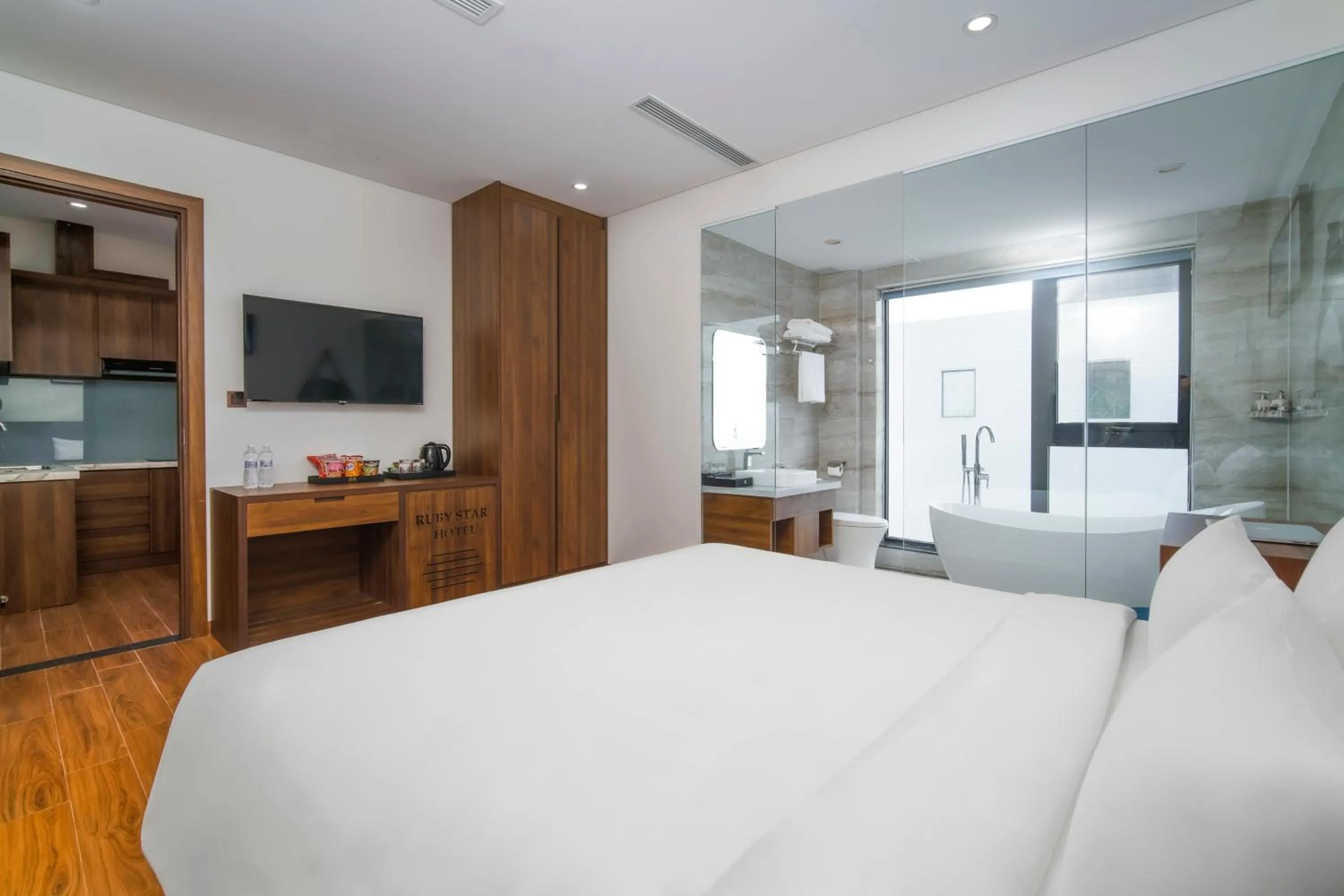 Shower, Bed in Ruby Star Da Nang - Central My Khe Beach