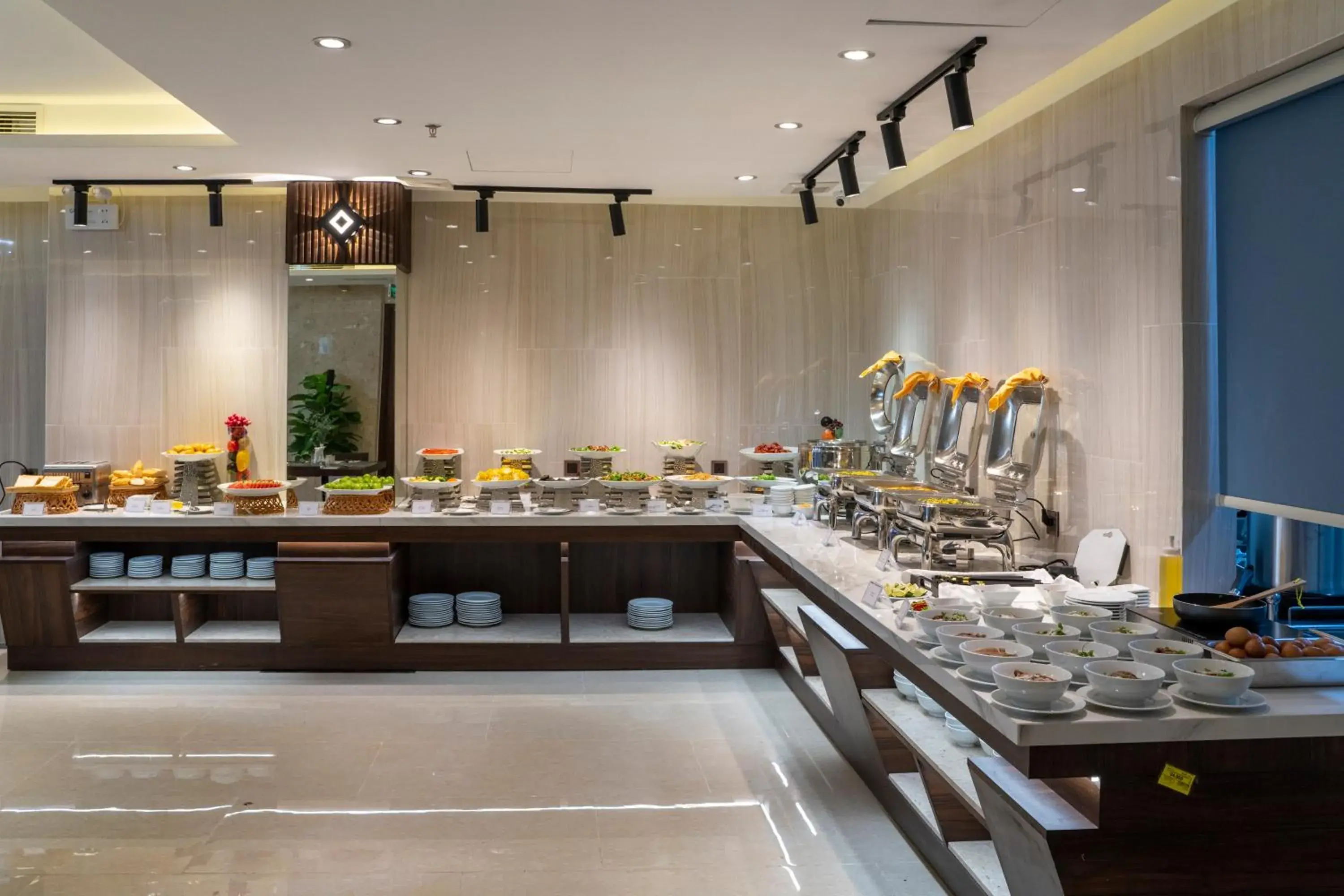 Restaurant/places to eat in Ruby Star Da Nang - Central My Khe Beach Restaurant/places to eat in Ruby Star Da Nang - Central My Khe Beach