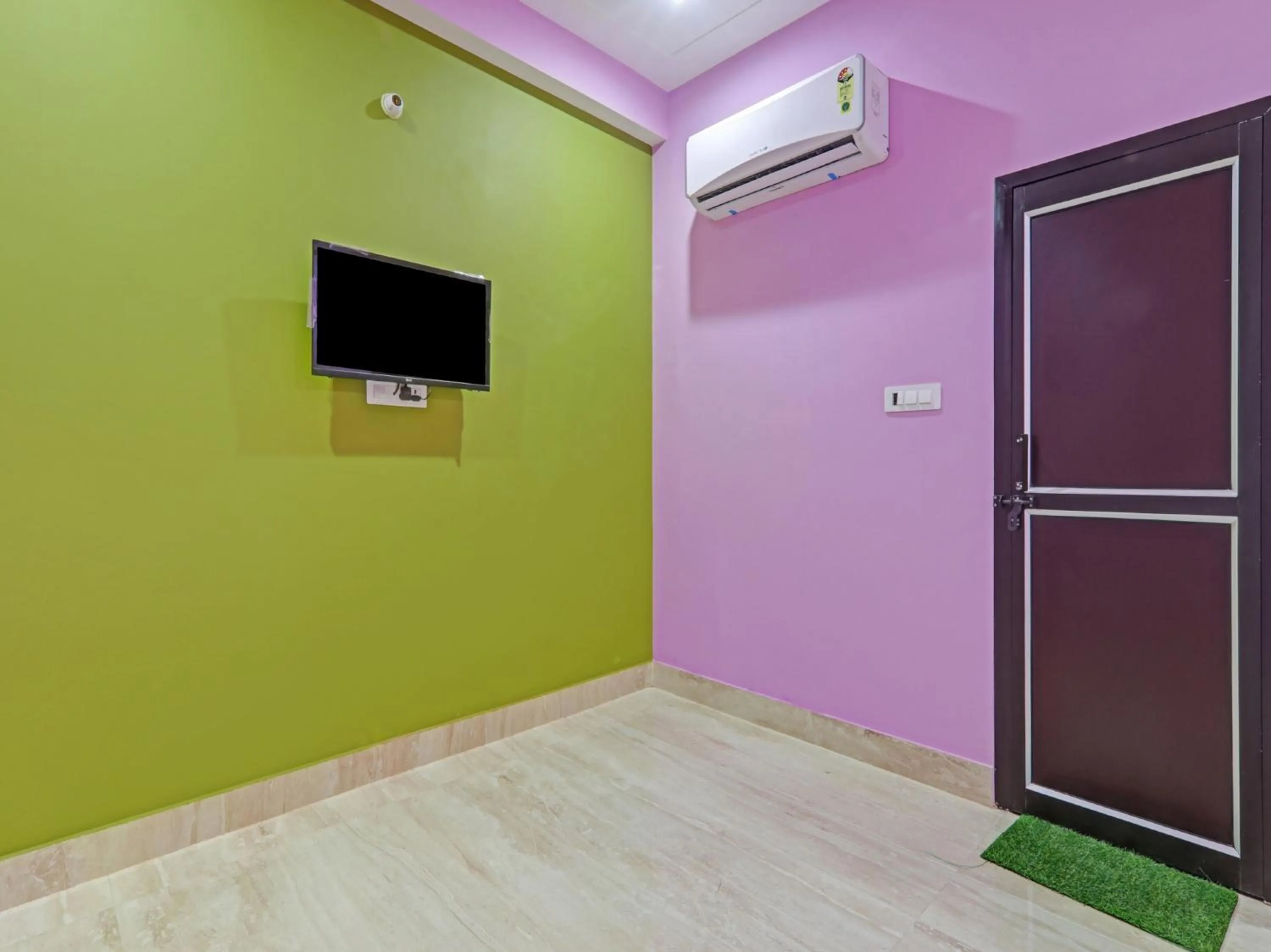 Bedroom in Hotel O SRV INN