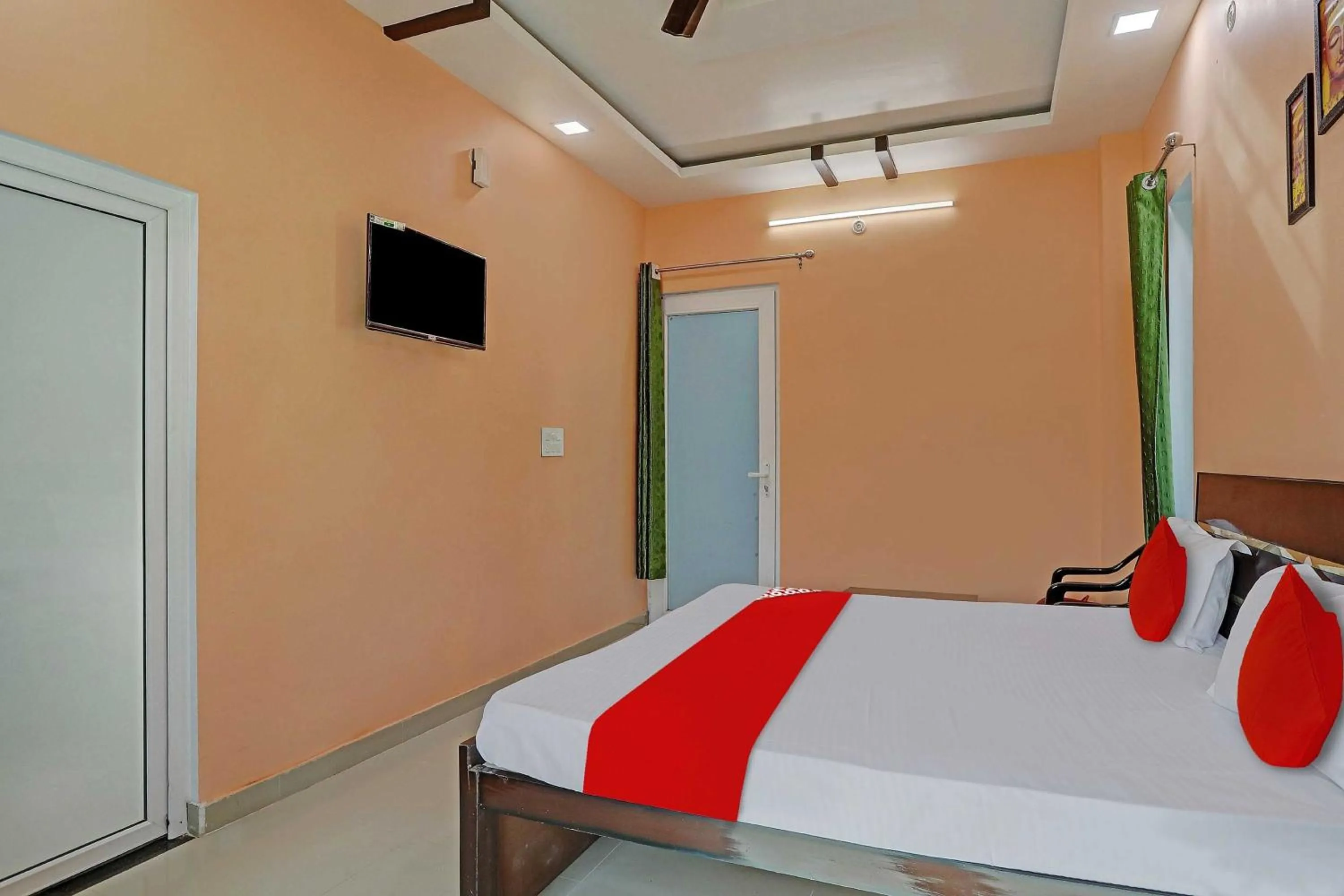 Bedroom, Bed in Hotel O Mb Garden & Resorts