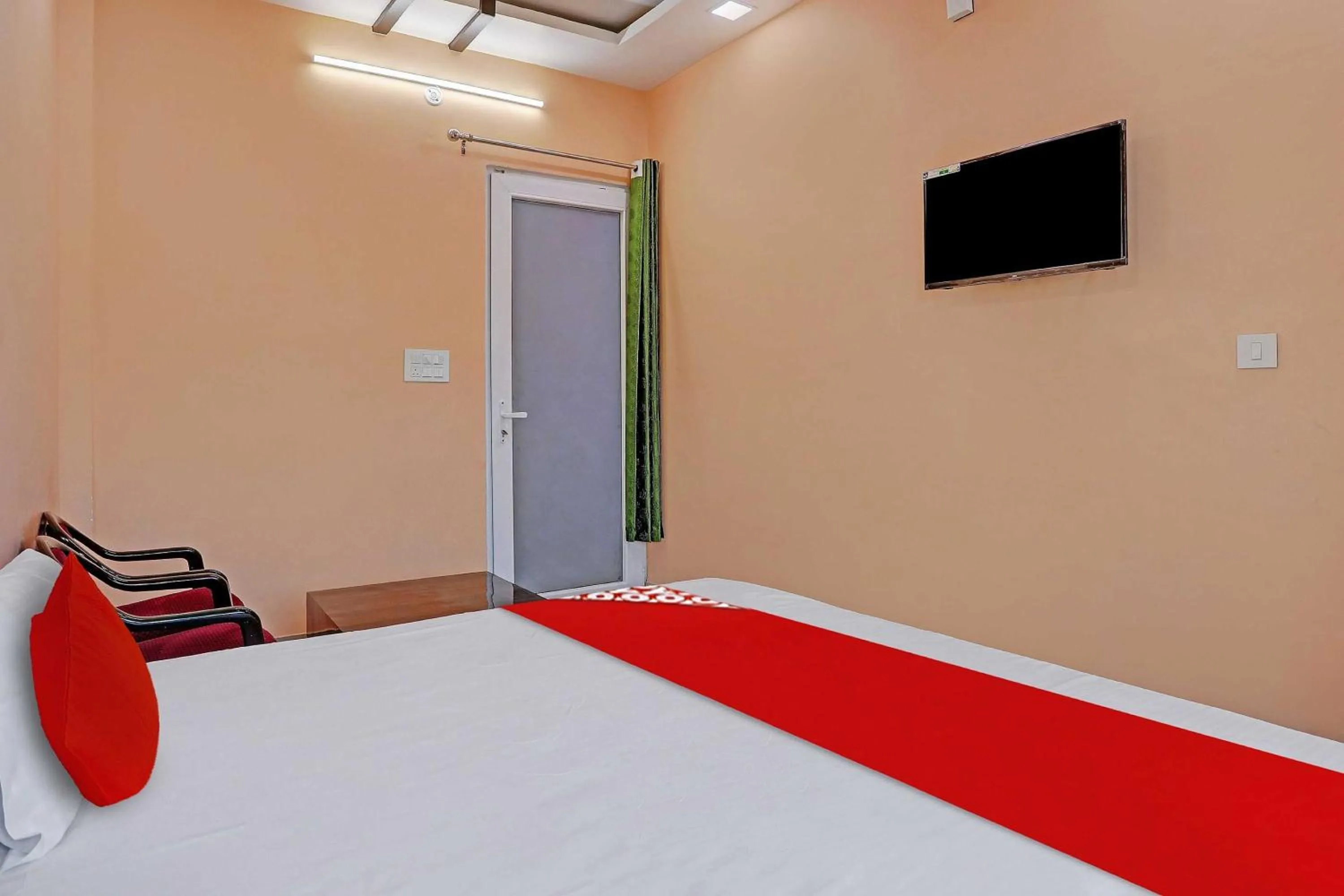 Bedroom, Bed in Hotel O Mb Garden & Resorts